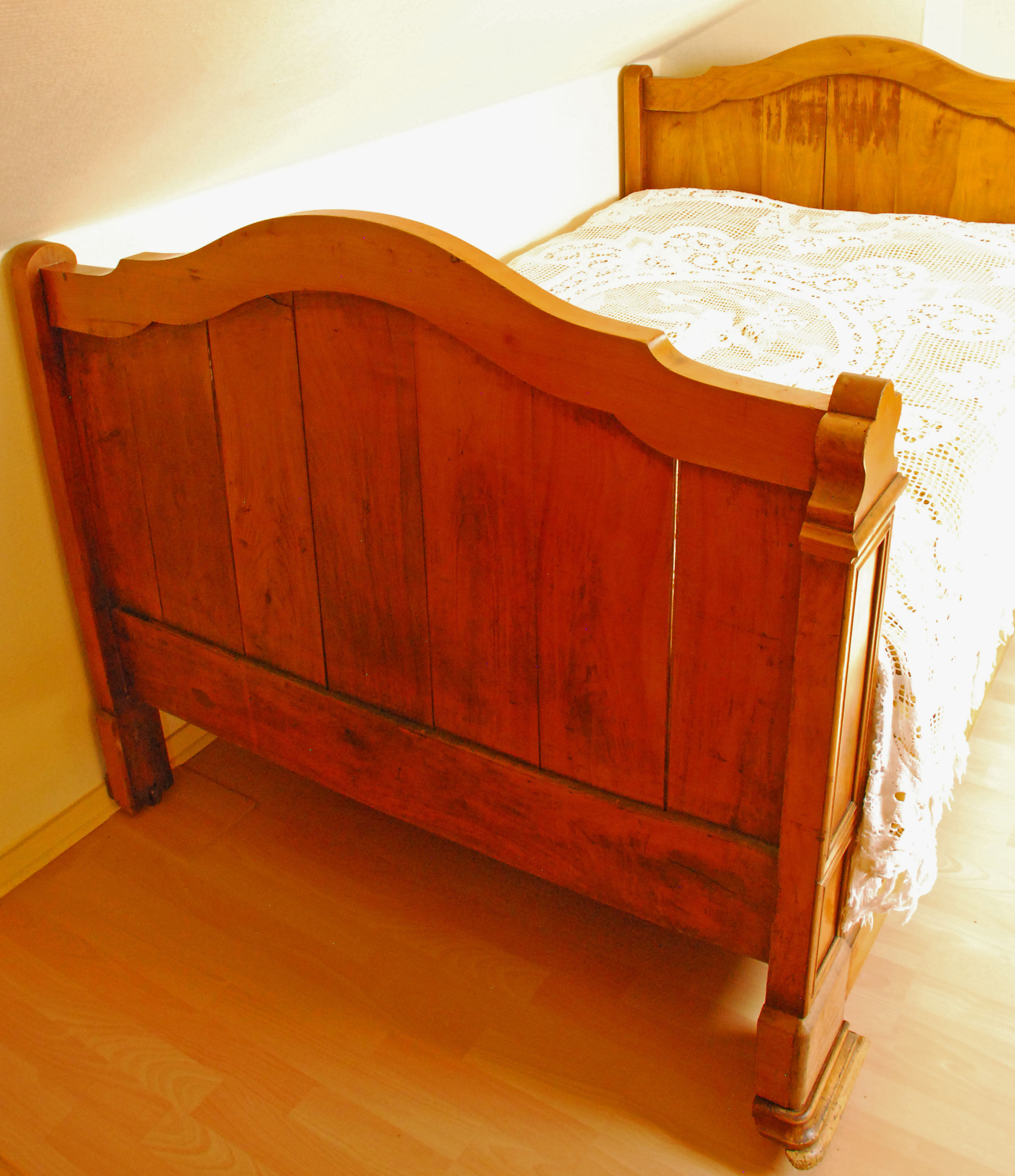 Old boat type bed