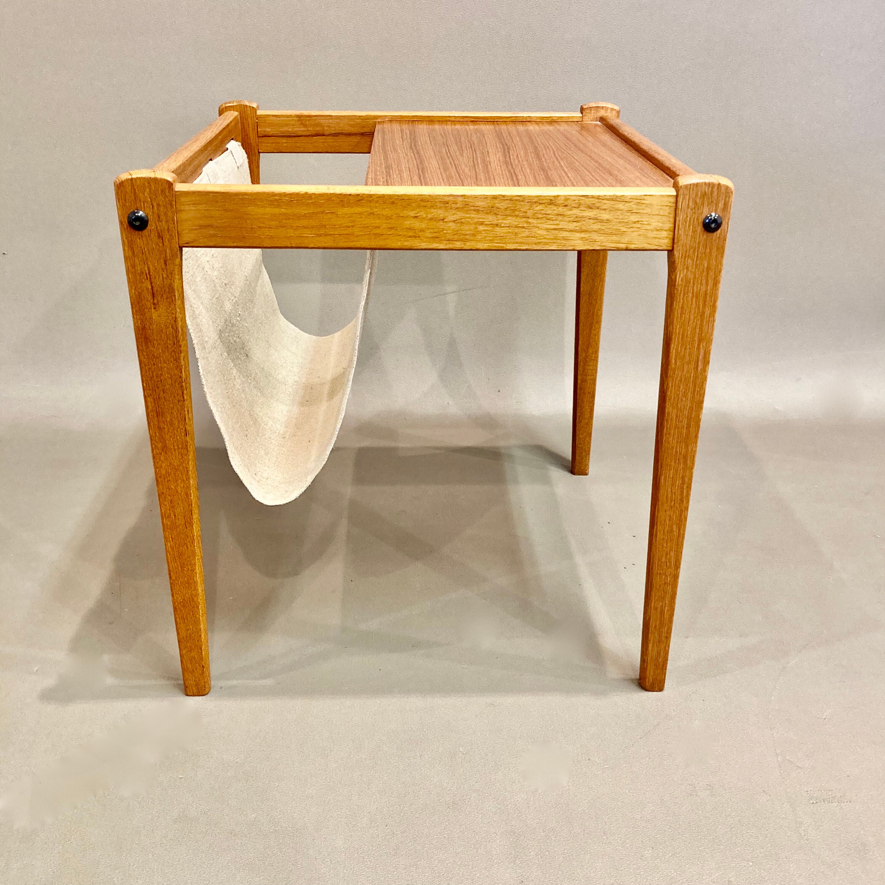 Table magazine holder Scandinavian design stamp 1950.