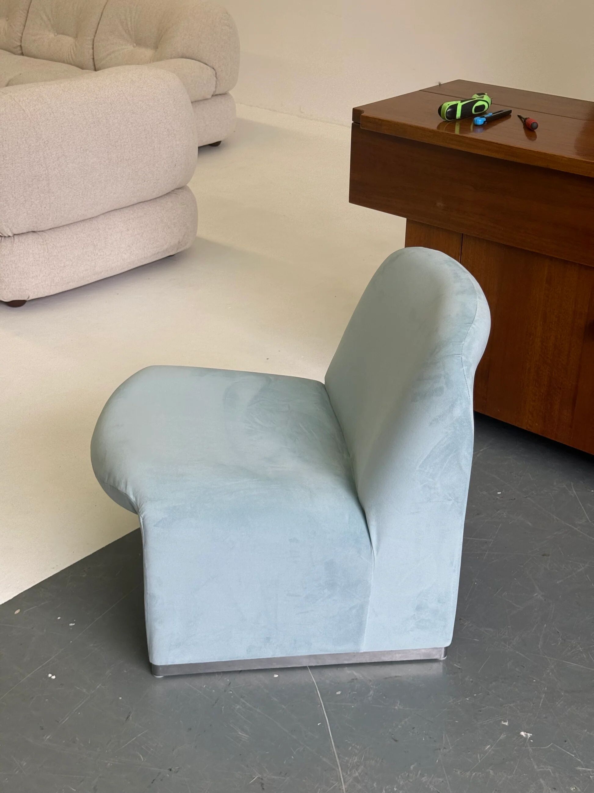 Anonima Castelli Alky armchair in baby blue velvet