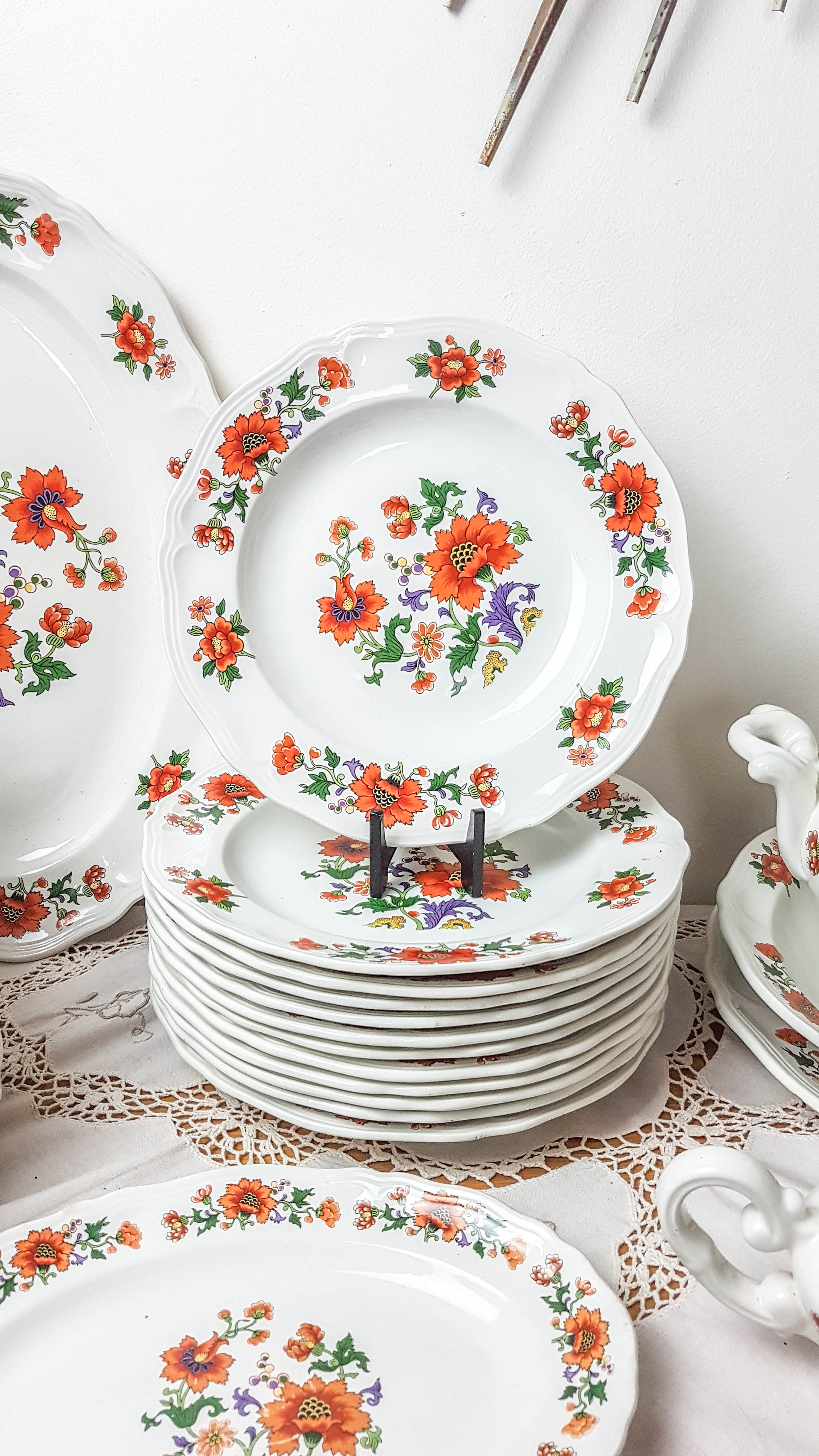 Table service in vintage earthenware Mills of Wolves "ORCHIES" 44 pieces