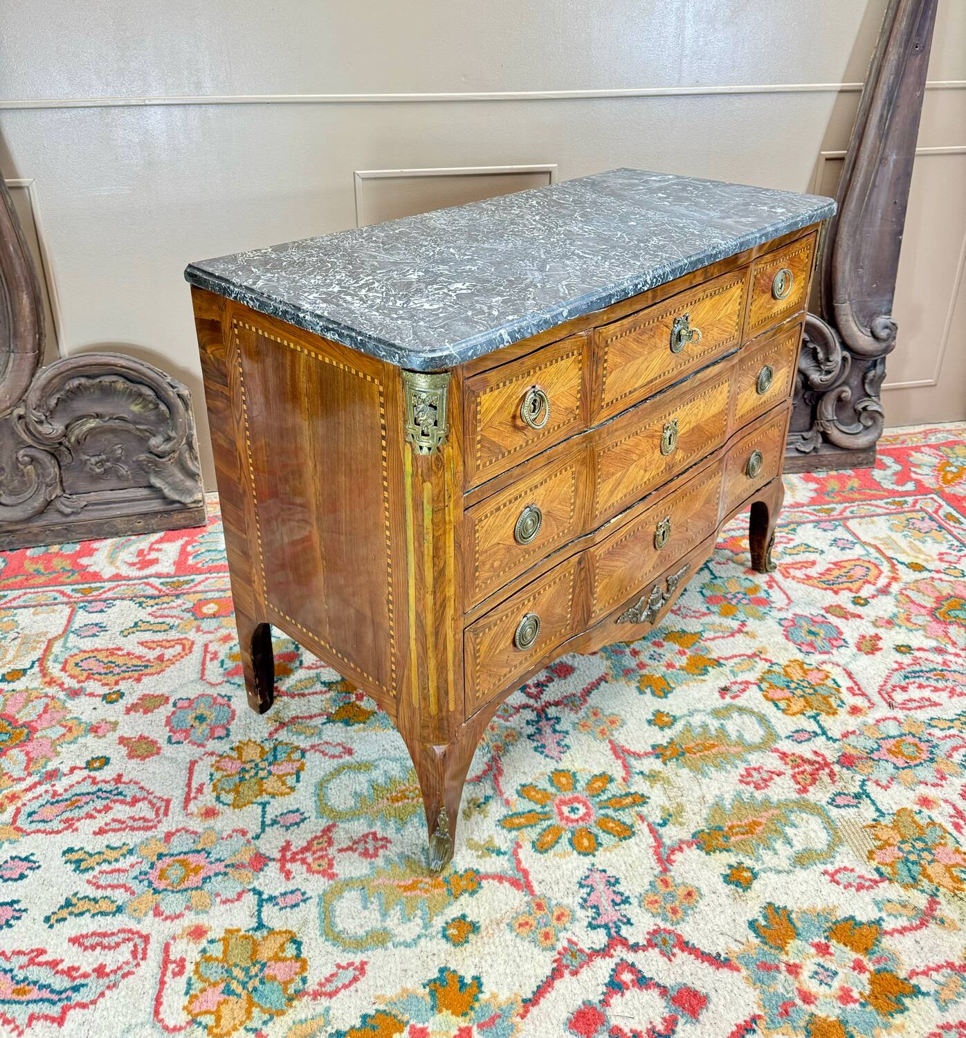 Kierchenbach Jean-adam commode à ressaut en marqueterie d’époque Louis XVI