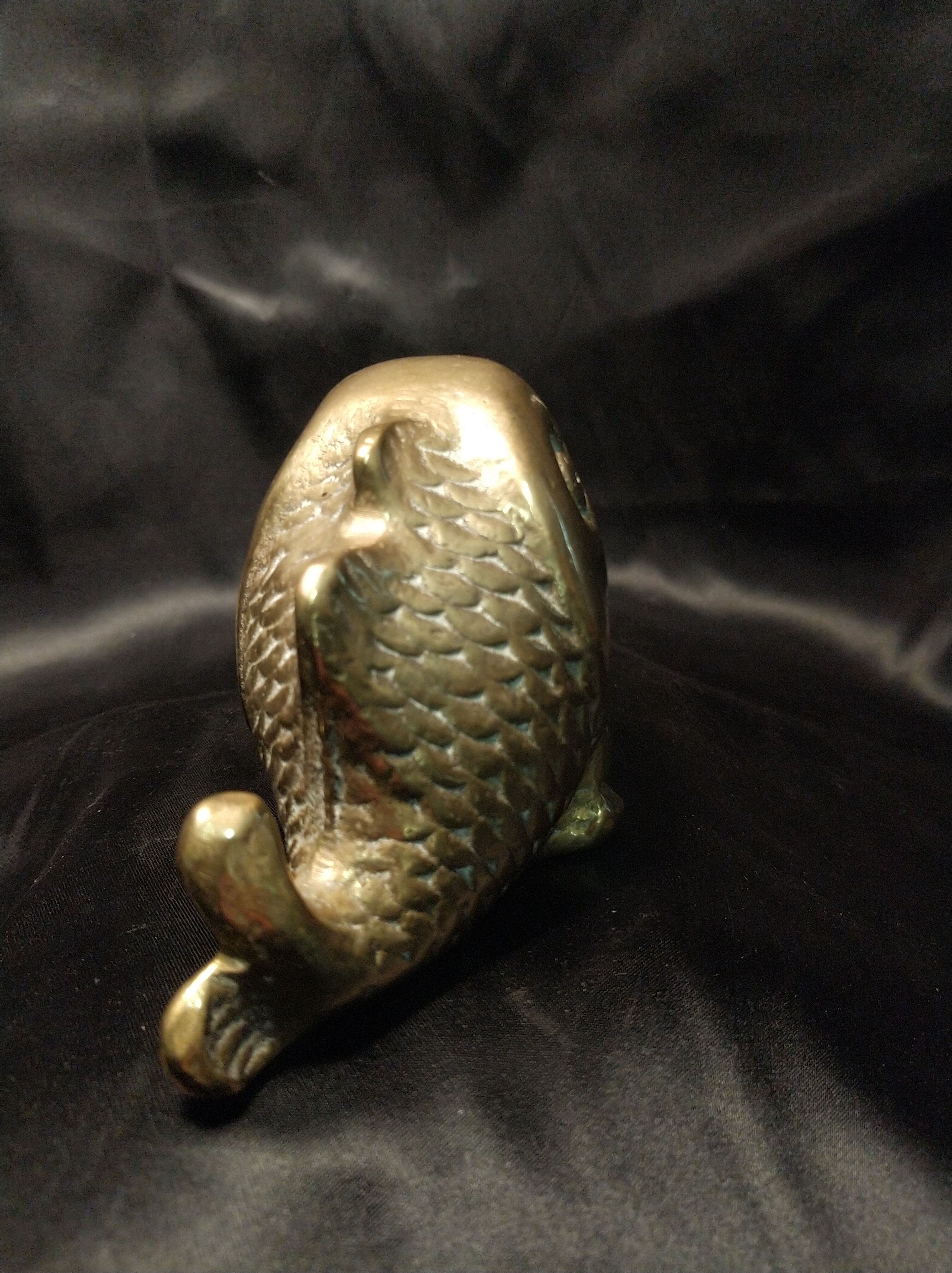 Empty pocket fish in gilded bronze