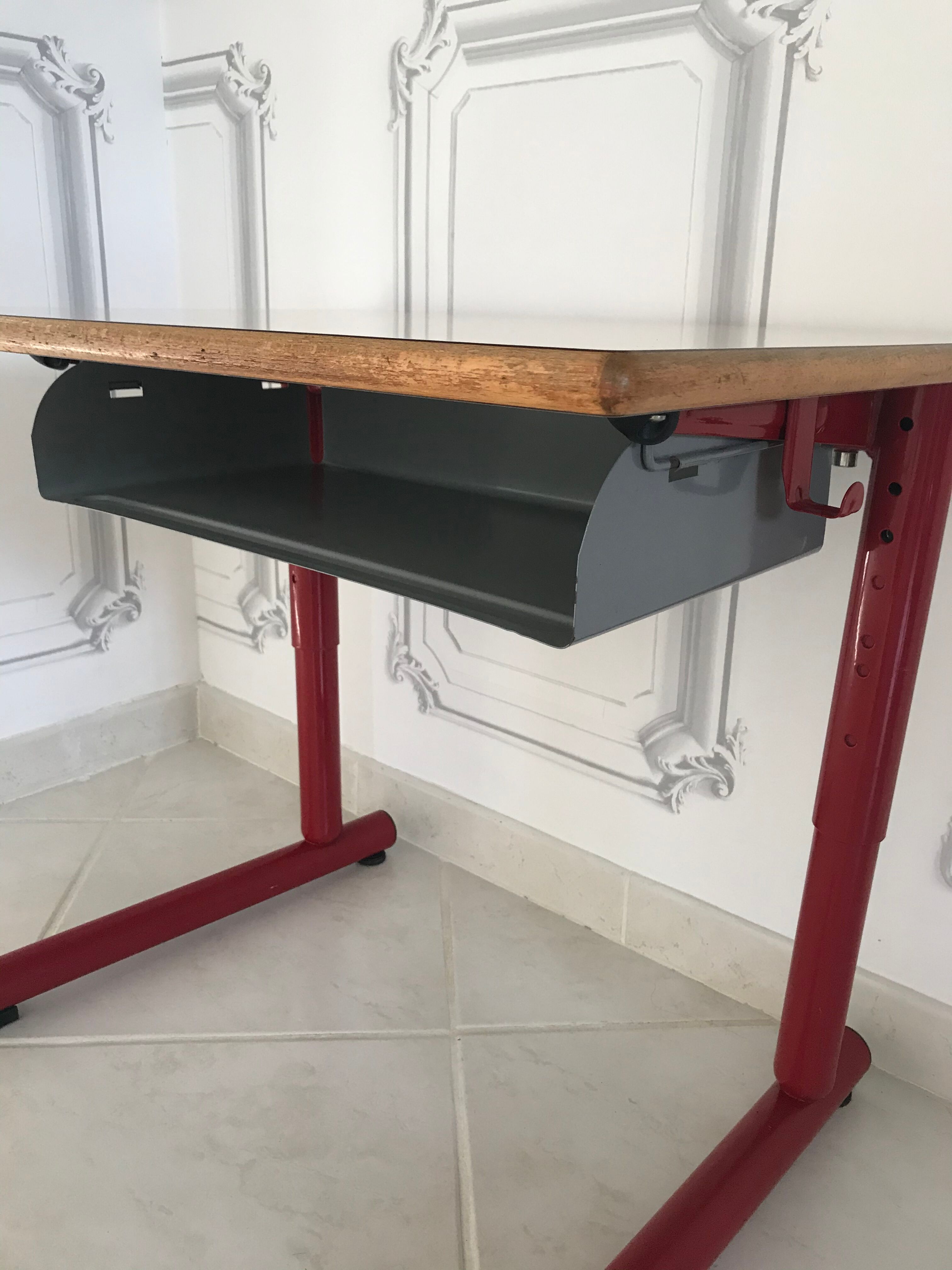 Schoolboy's desk 80s