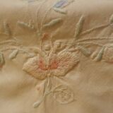 White tablecloth embroidered with lace & days