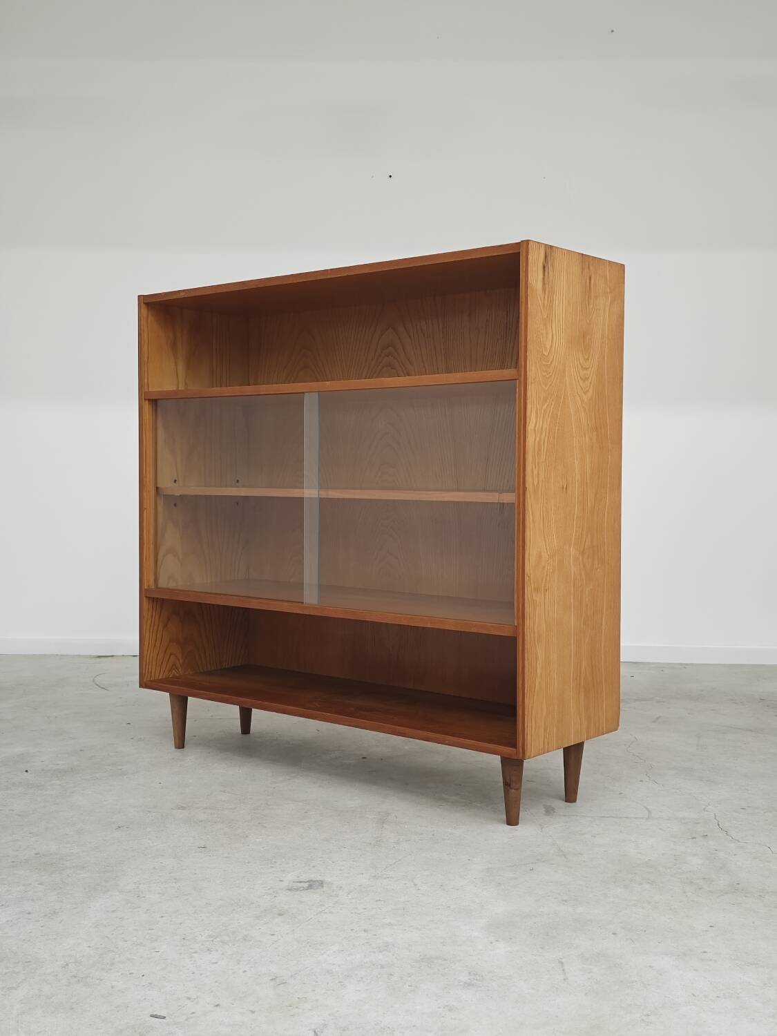Libena 1960 glass display cabinet / bookcase