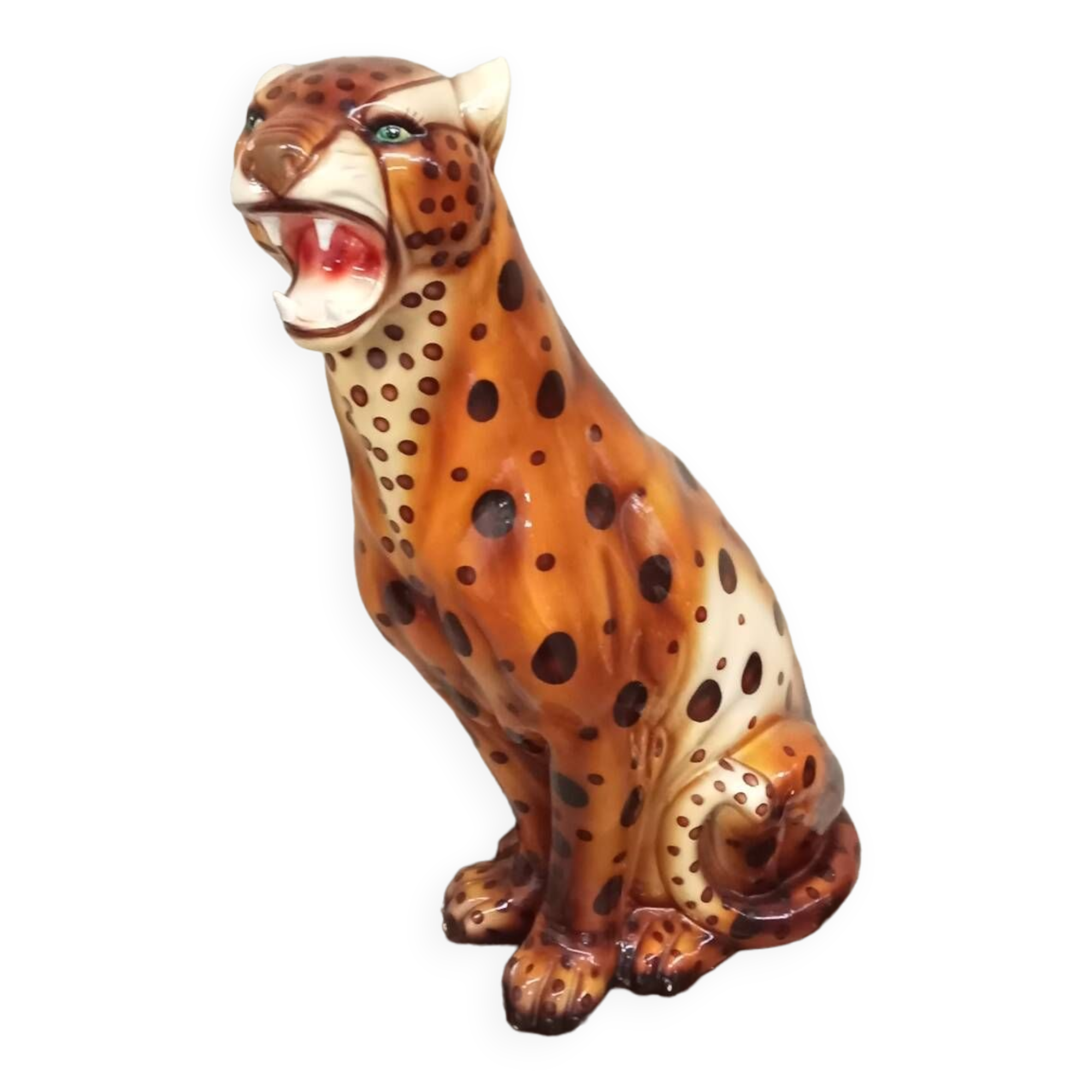 Leopard statuette