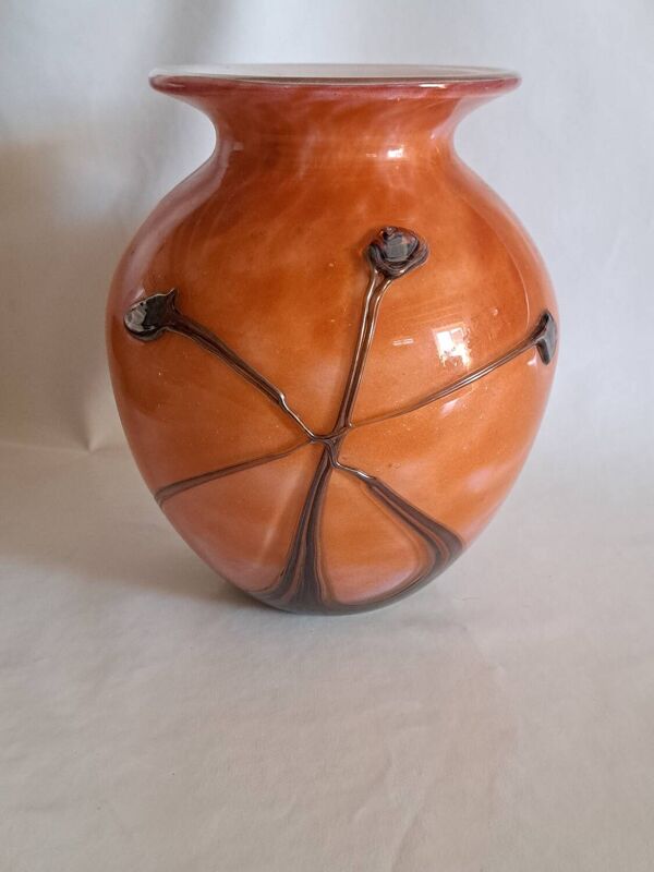 Vase en pate de verre. Signée Biot.