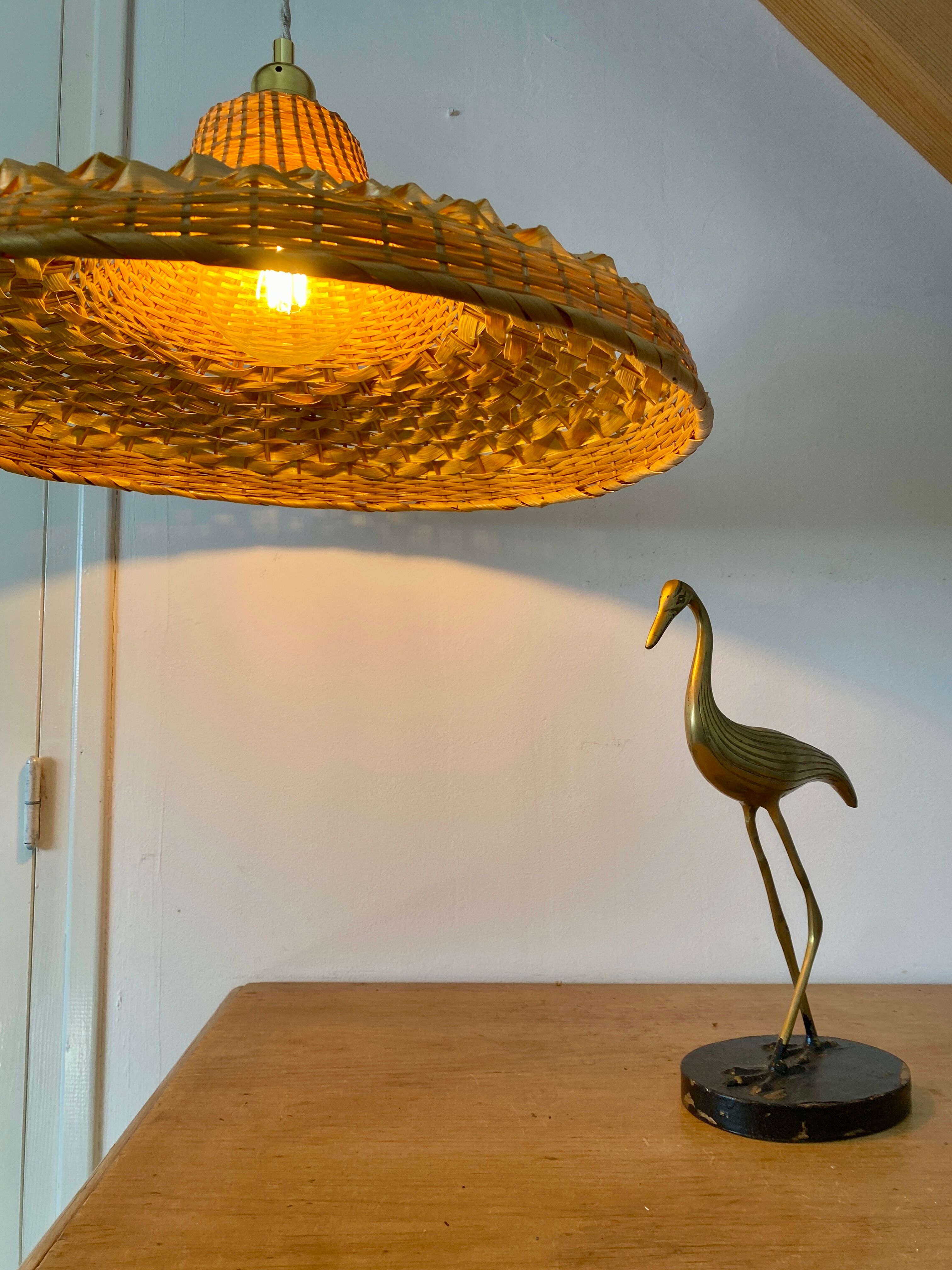 Vintag lampshade suspension in natural material