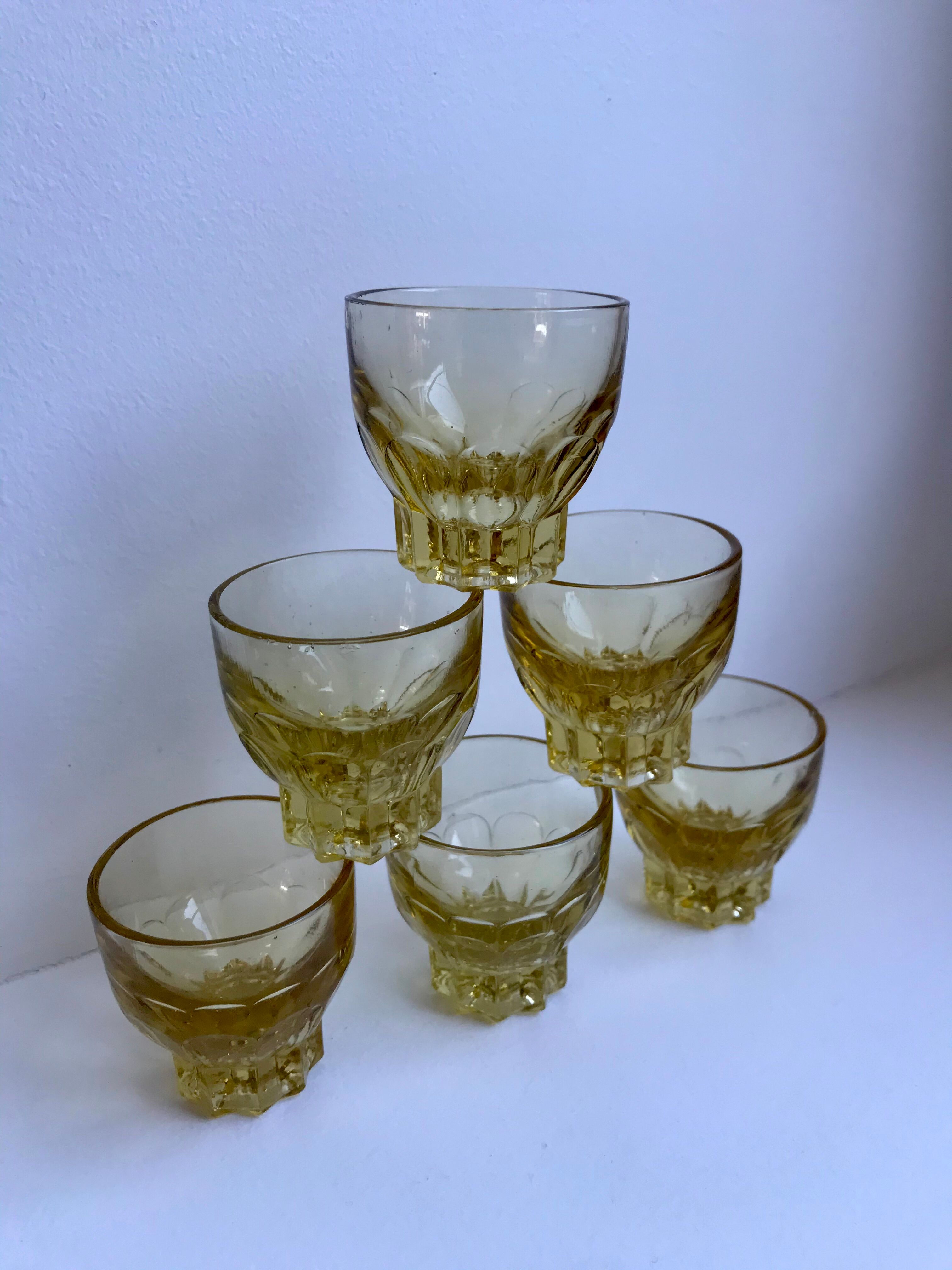 Set of 6 yellow glass shot glasses in 70s