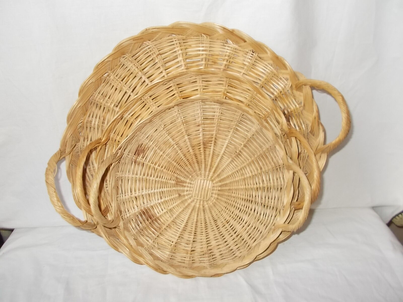 Set of 3 wicker dishes with handles