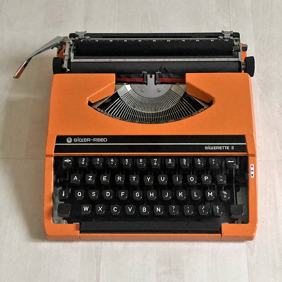 Machine à écrire Silver Reed vintage 70's