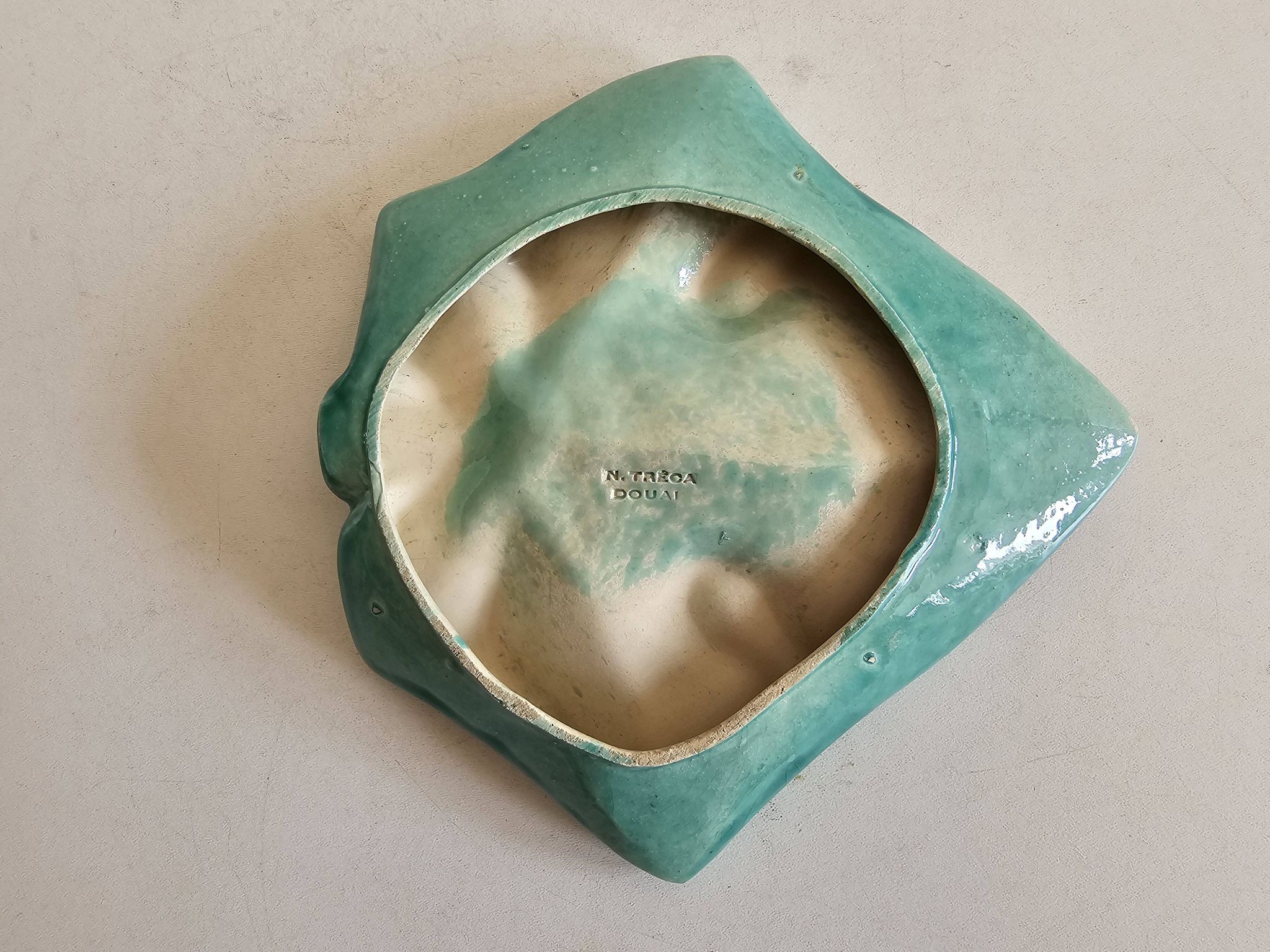 Leaf-shaped ceramic bowl by Dejardin - N Tréca Douai