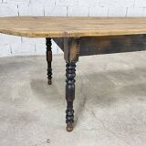Rounded farm table 1900s model "Gadagne"