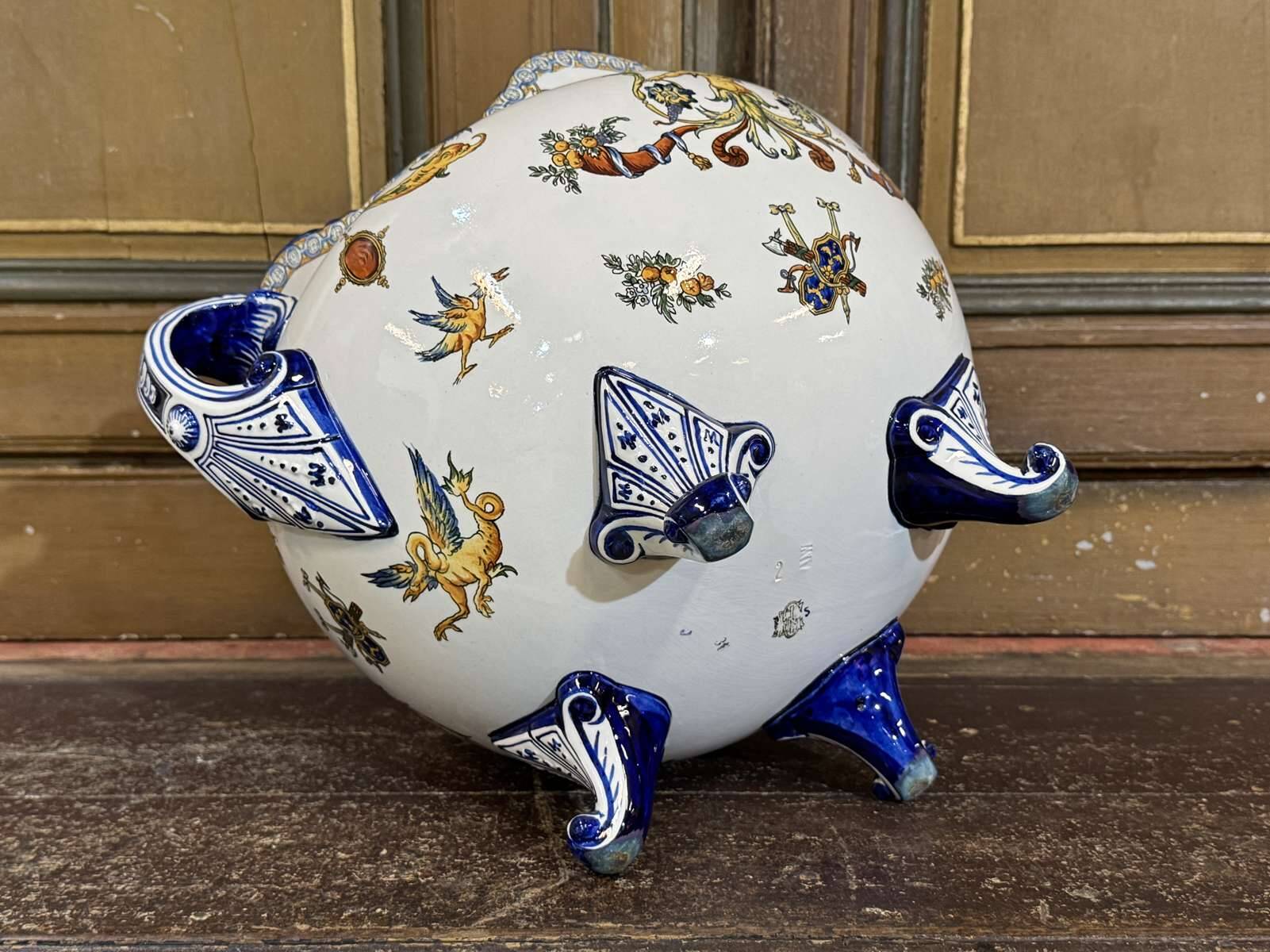 Gien earthenware cache pot from the late 19th century with Renaissance decoration.