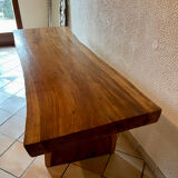 Table en bois de suar