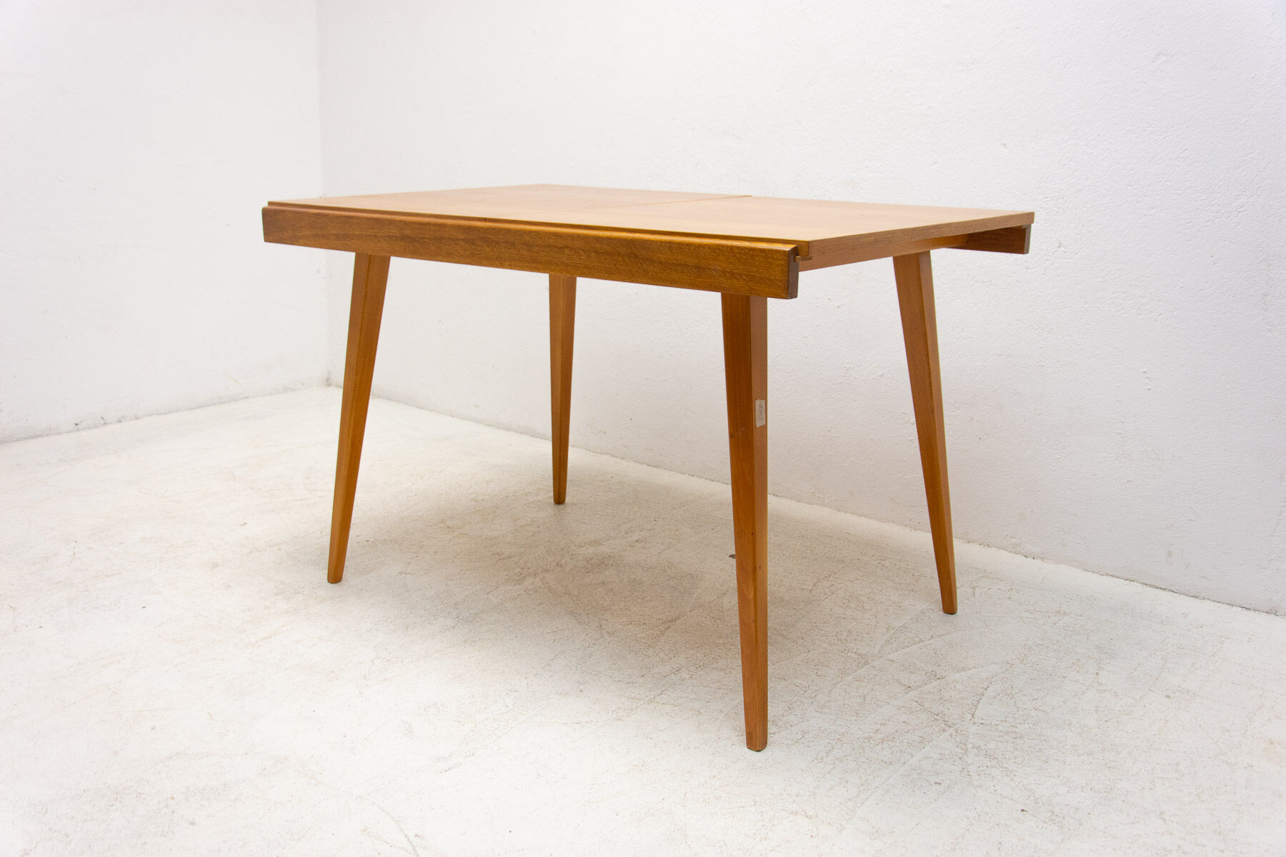 Table à manger pliante du milieu du siècle par František Jirák pour Tatra nábytok  années 1970