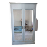Armoire parisienne avec miroirs