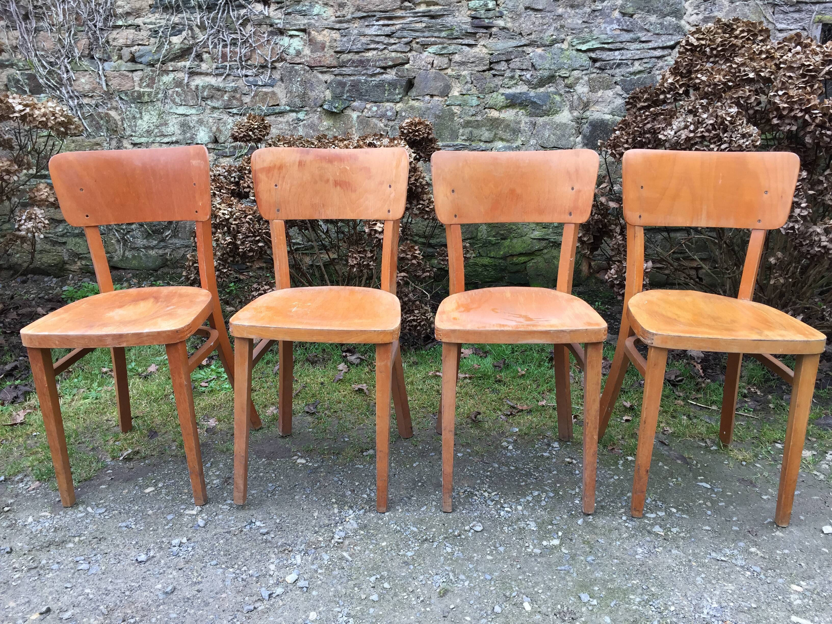 Vintage chairs stamped Thonet in curved beech wood and curved cp backrest.