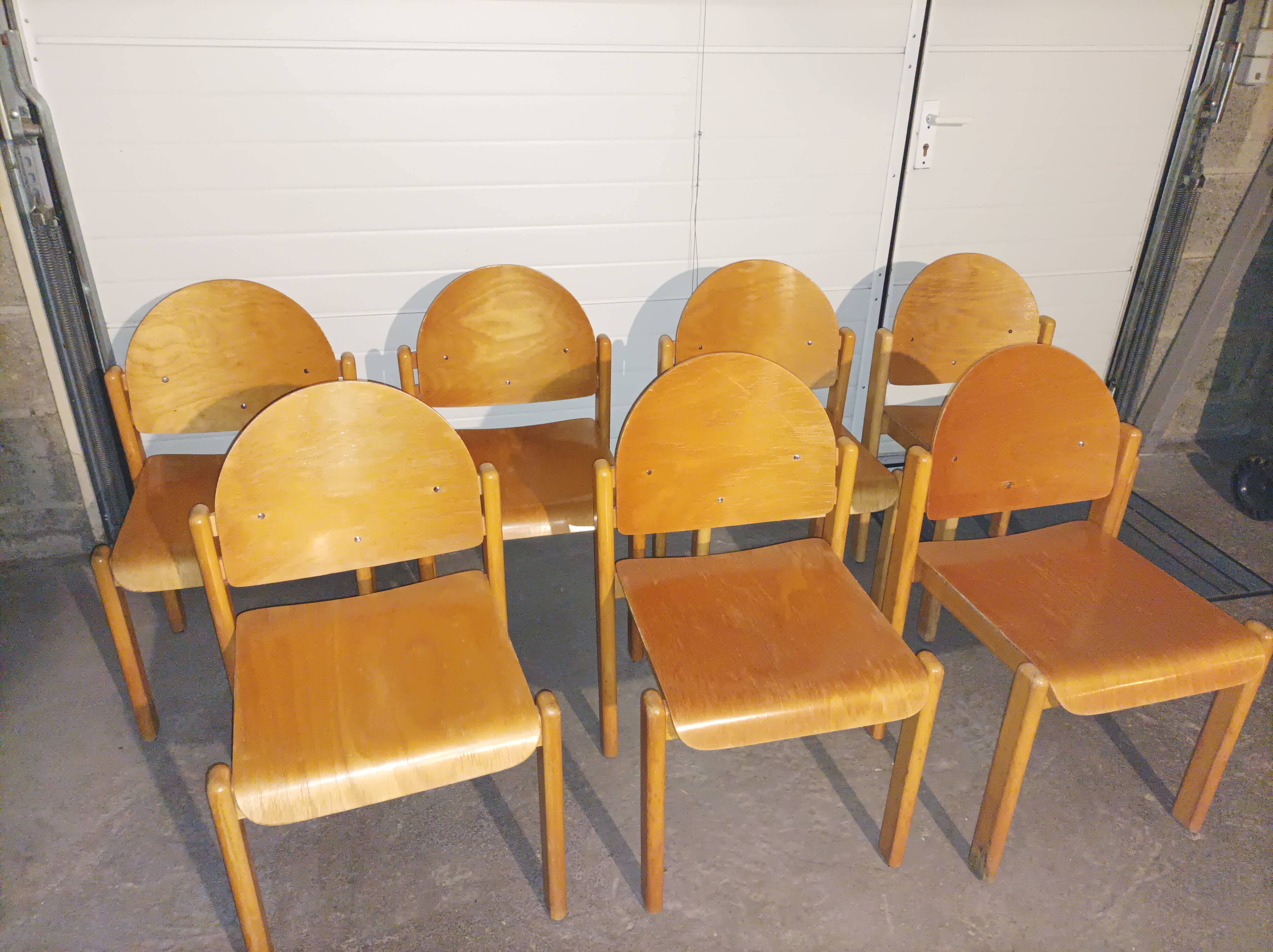 7 chaises vintages MMO