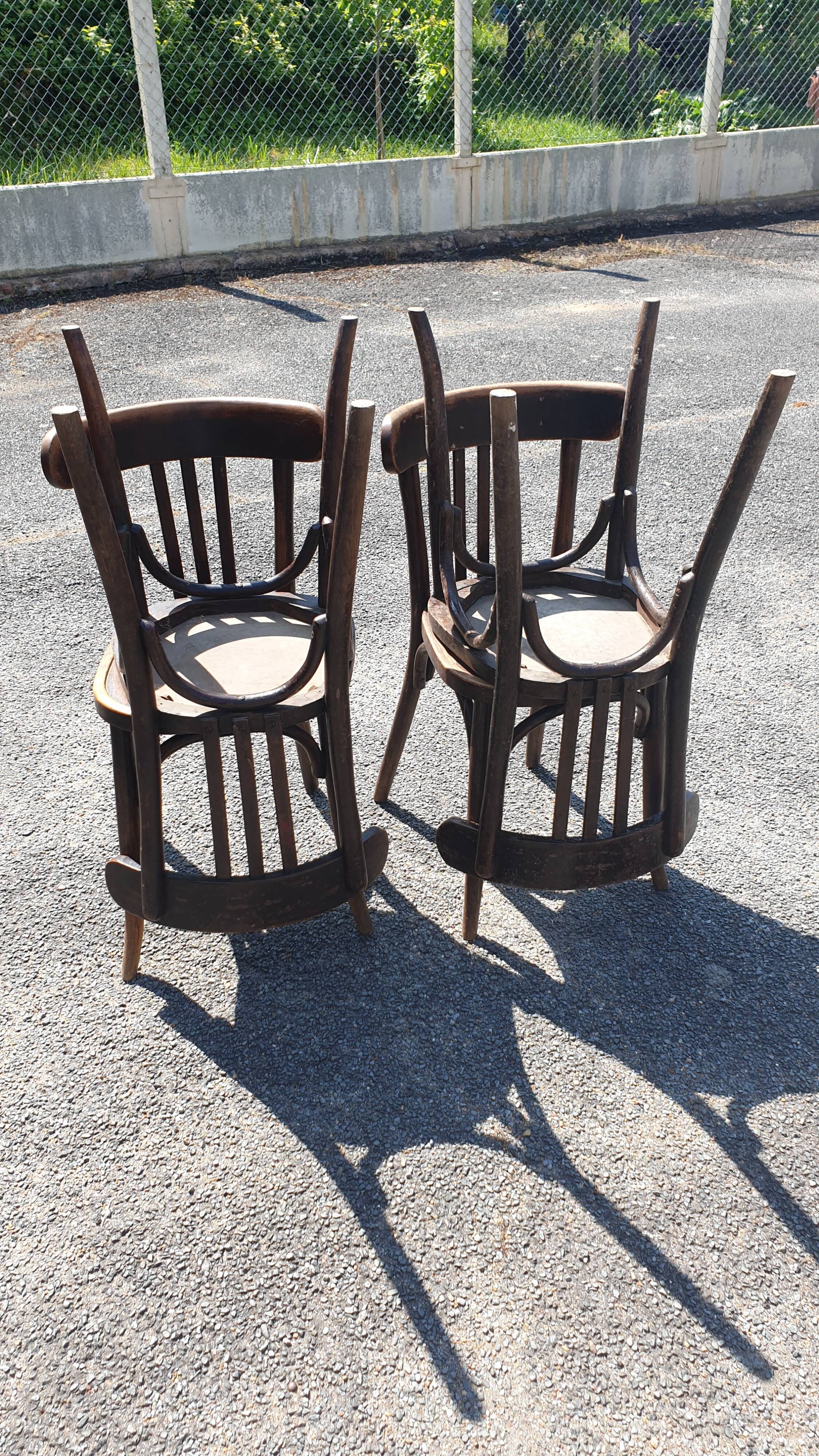 4 bistro chairs 40/50