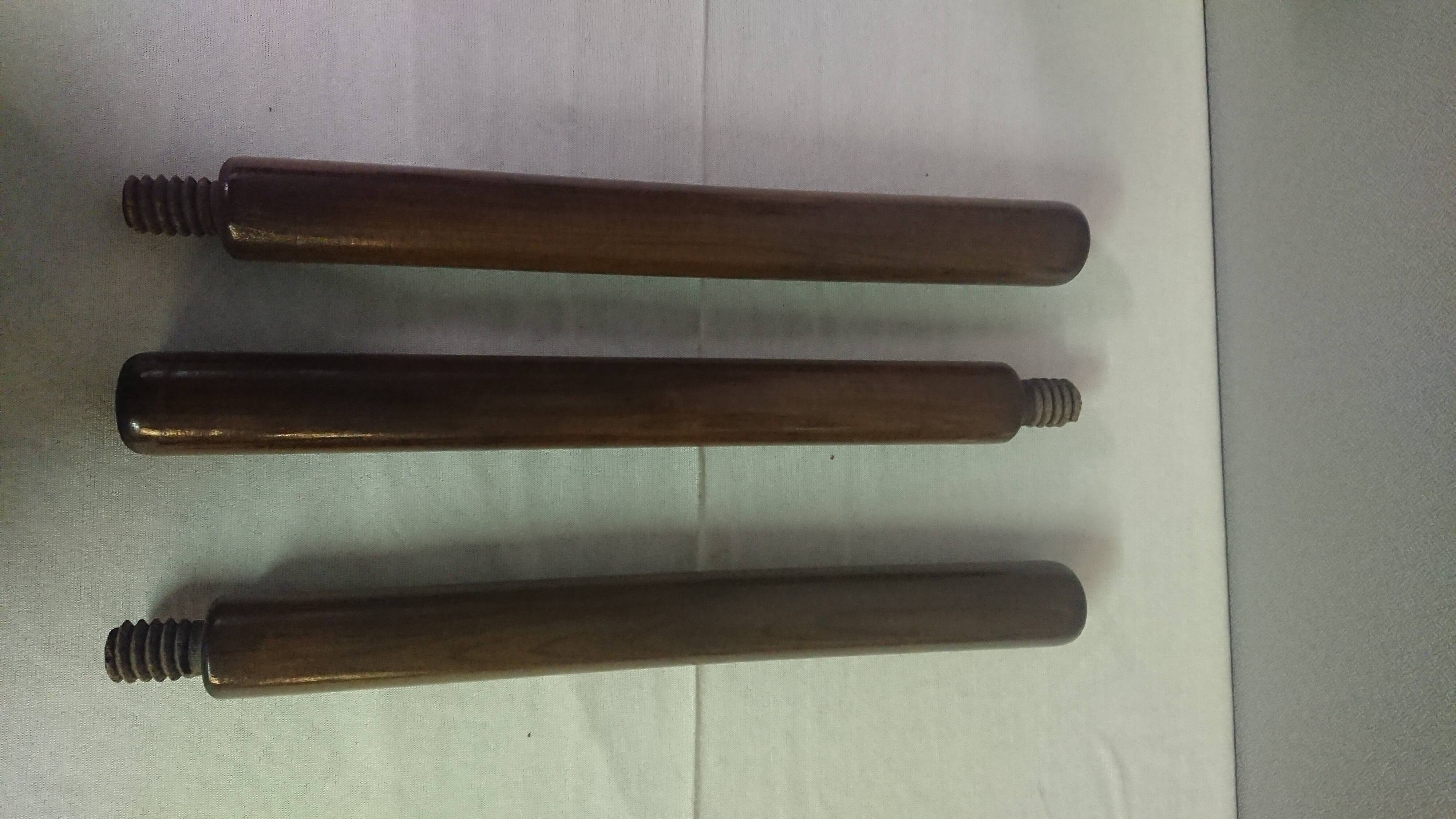 Flexible wooden coatrack