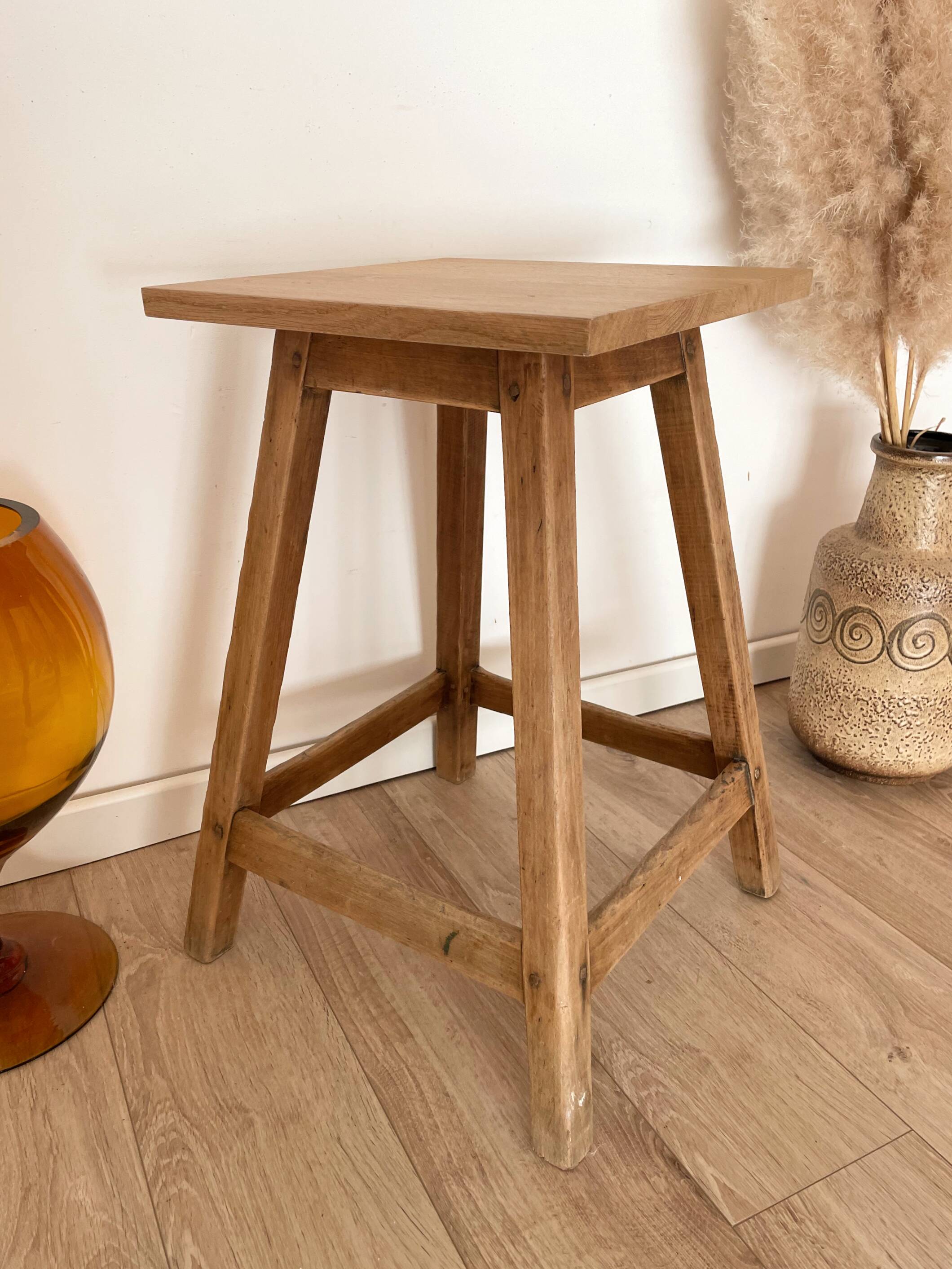 Tabouret ancien