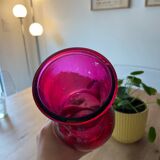 Set of 2 vintage pink vases