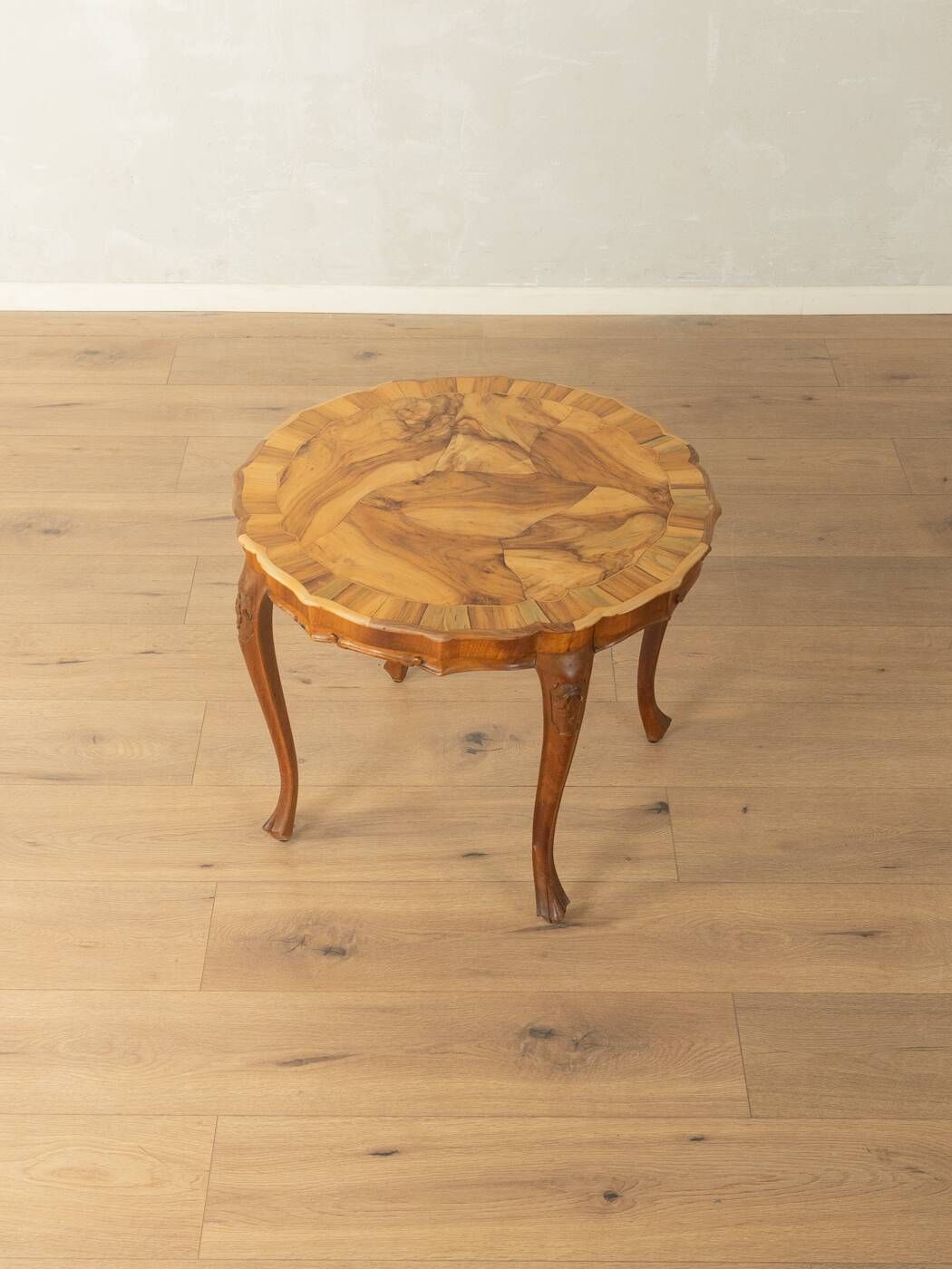 Table d'appoint baroque datant d'environ 1790