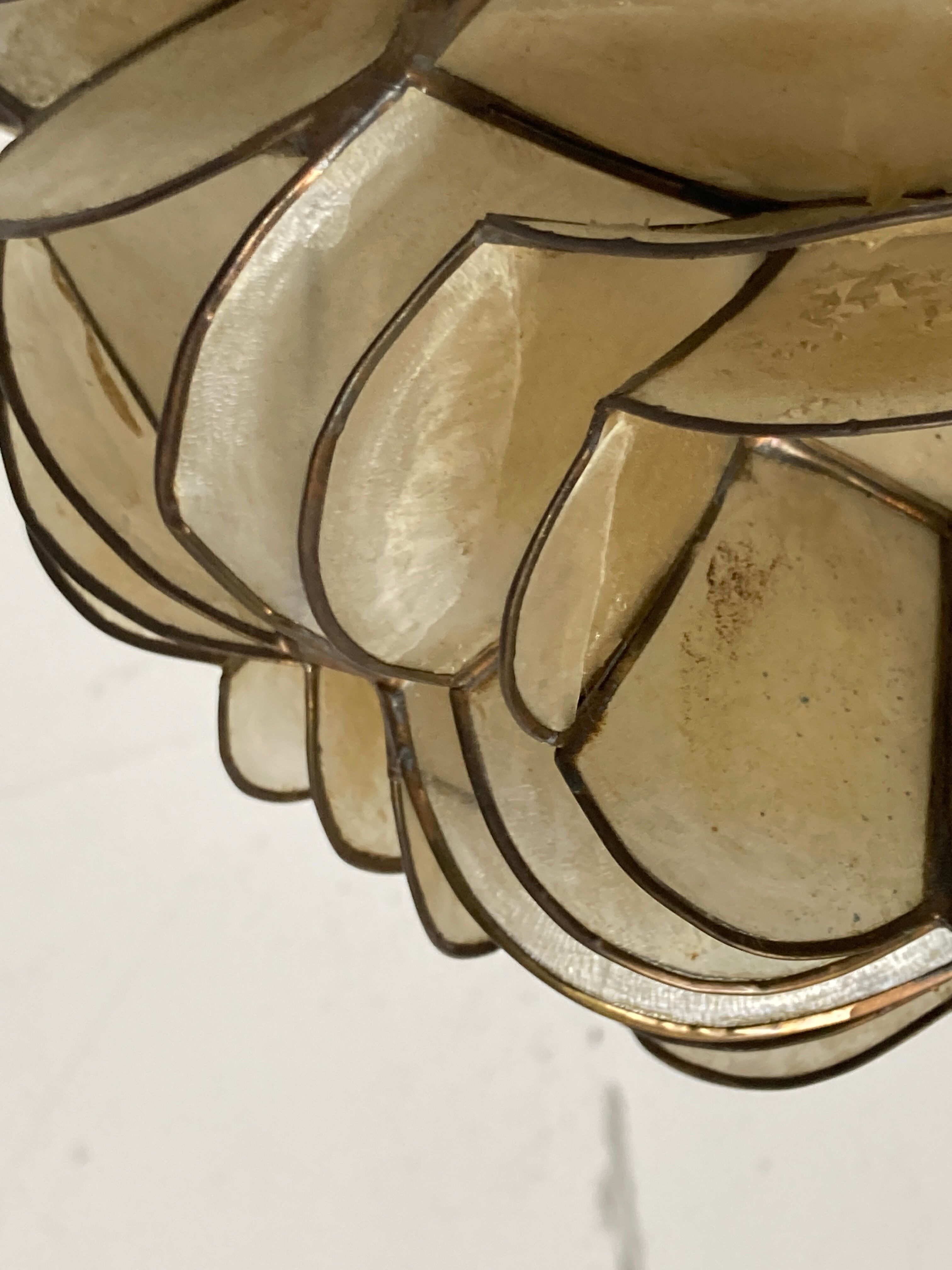 Suspension fleur Capiz « nacre », Allemagne 1960 par Rausch