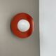 Applique murale ronde rouge en métal et verre opalin de style Stilnovo, 20 cm, Italie, années 1960