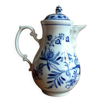 Coffee maker with cobalt blue floral decor