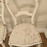 Paire d'anciennes chaises en bois blanc