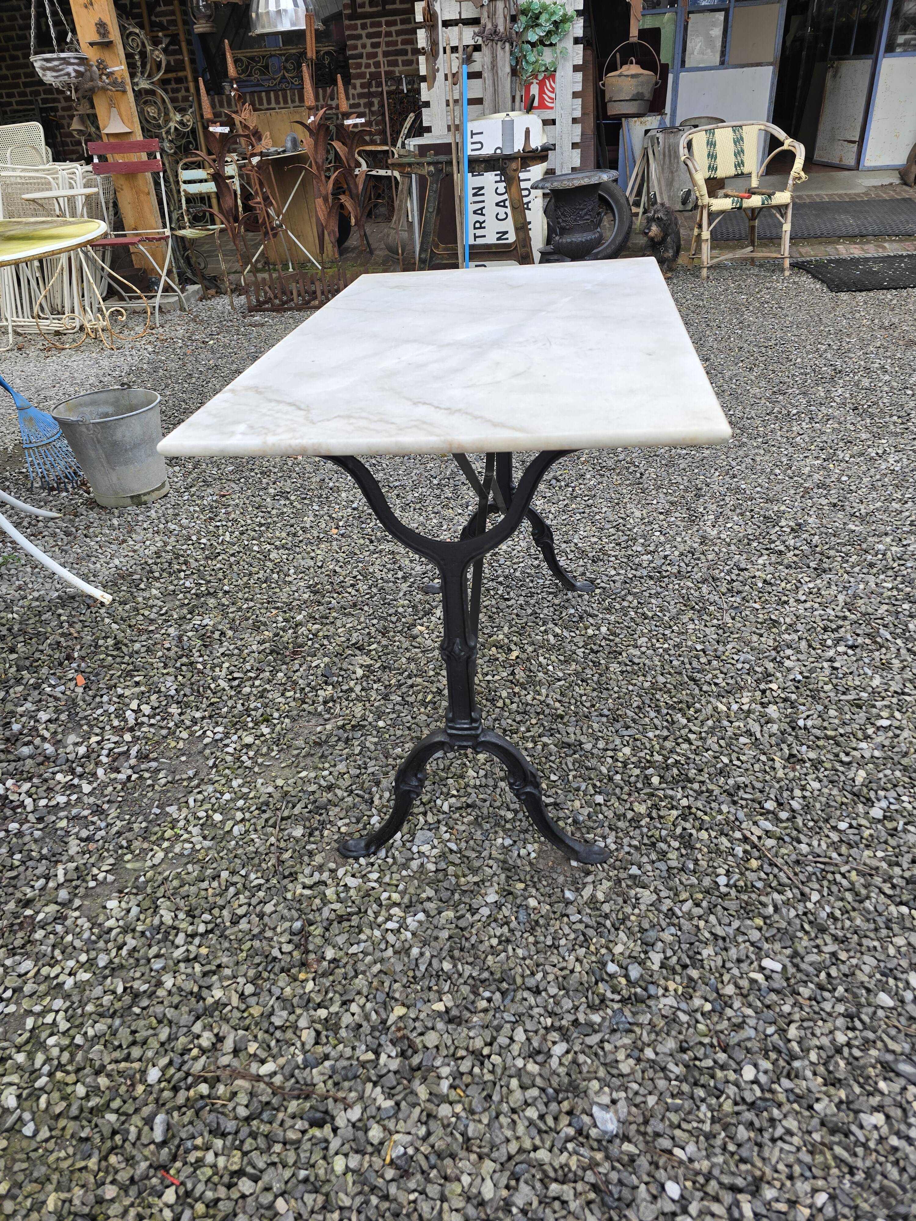 Table bistrot plateau en marbre