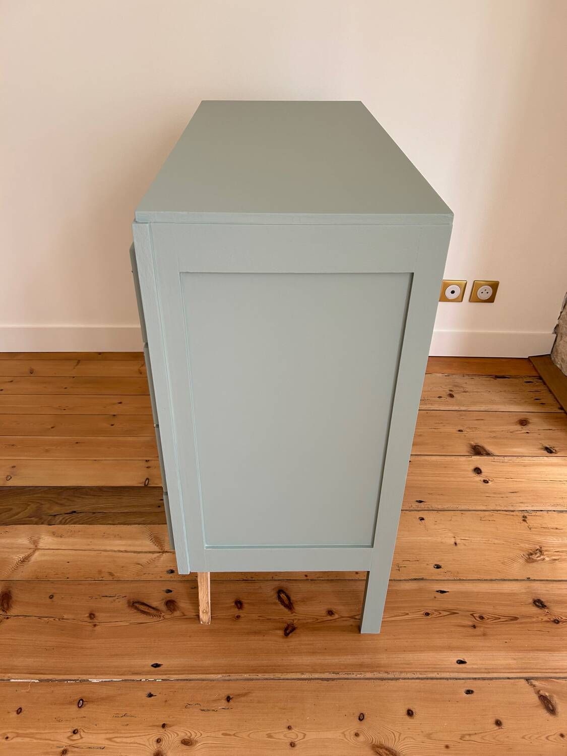 Vintage chest of drawers revisited in Almond (Resource)