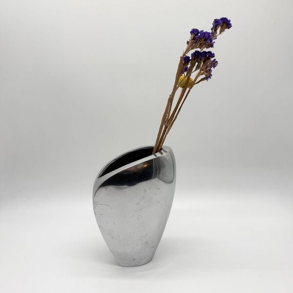 Vase sculptural en fonte d'aluminium poli – 1980s