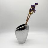 Sculptural vase in polished aluminium – 1980s