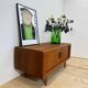 Sideboard bas Dyrlund avec portes escamotables en teck, Danemark 1960