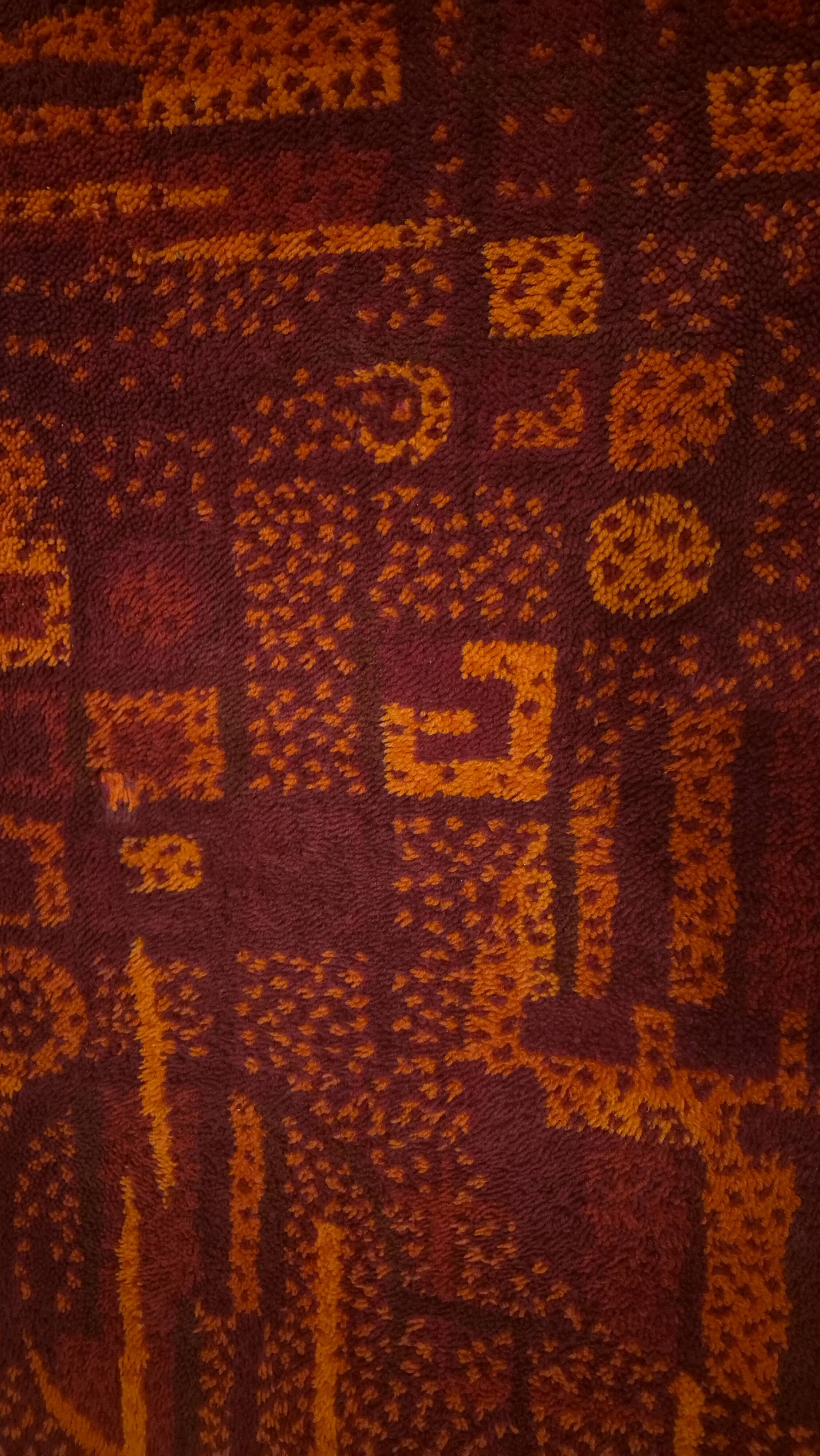 Large vintage rug from France, 1970s – 100% pure wool – 200 × 300.