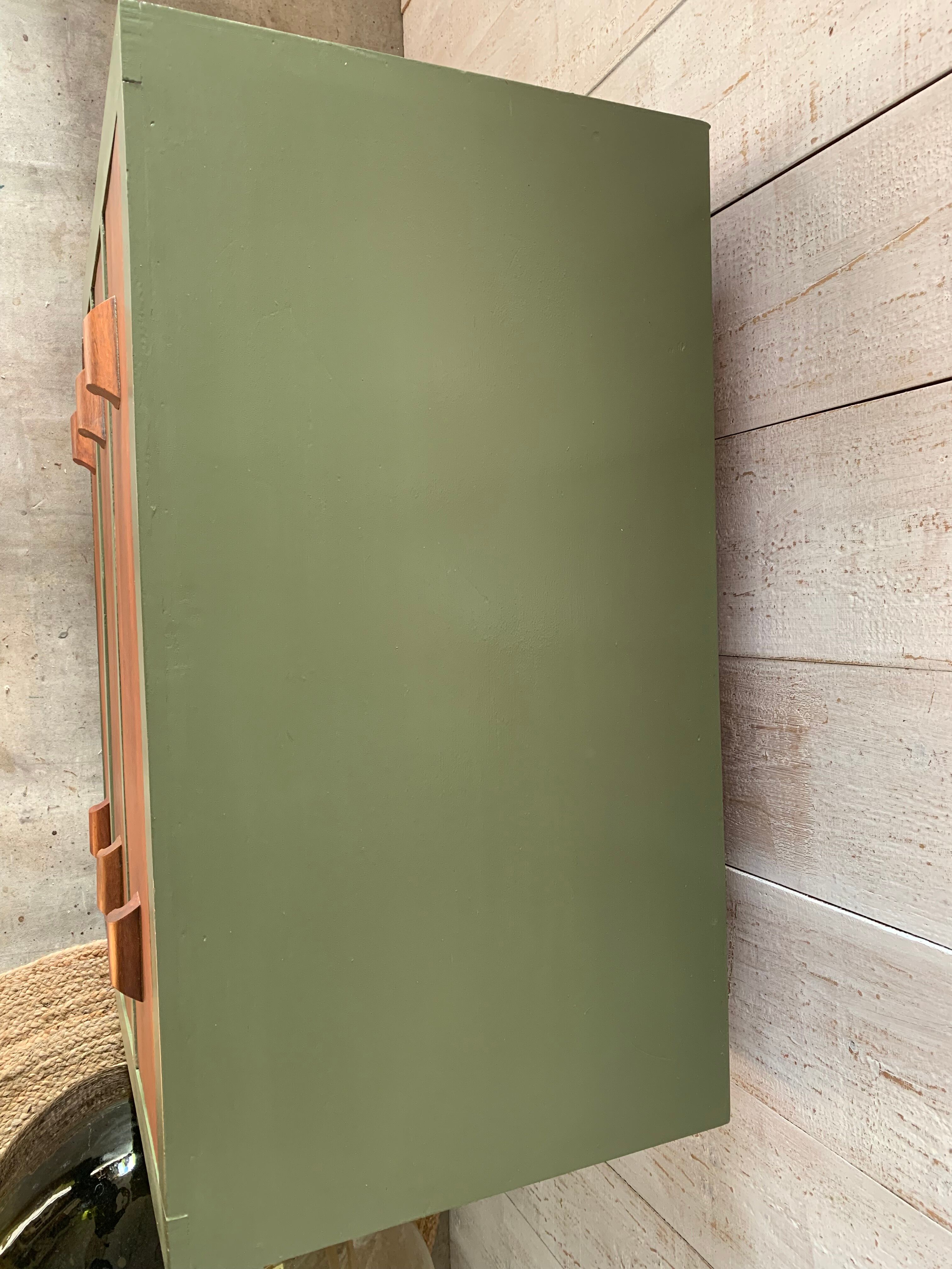 Vintage chest of drawers