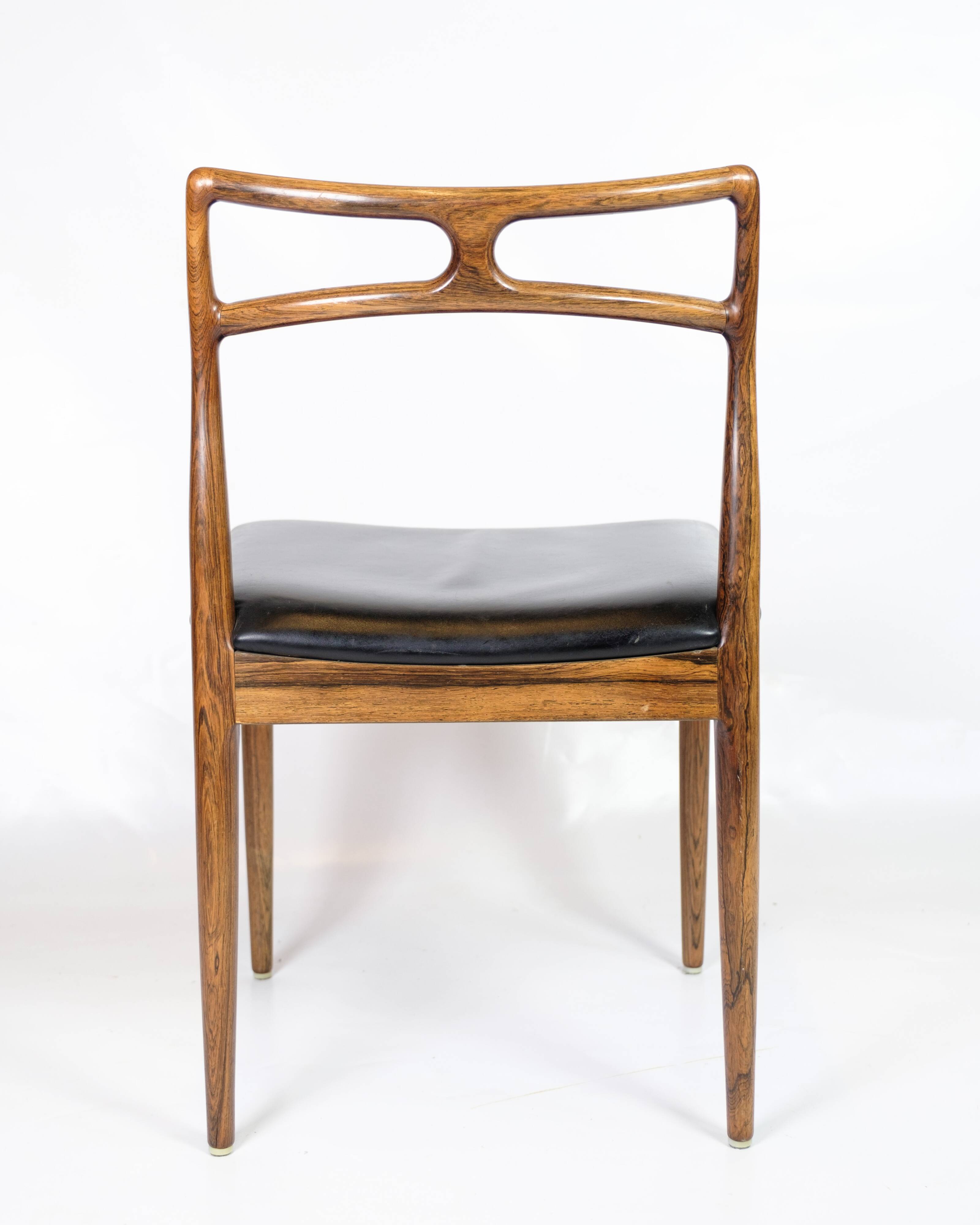 Set of 6 Dining Chairs Model 94 Made In Rosewood With Black Leather Seat By Johannes Andersen