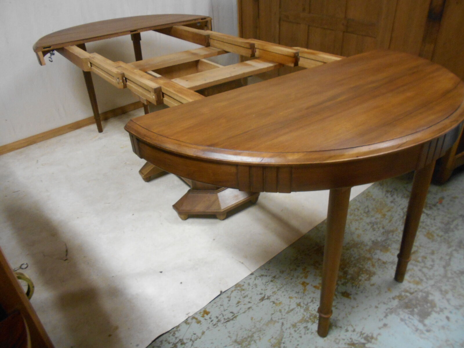 Art deco dining table