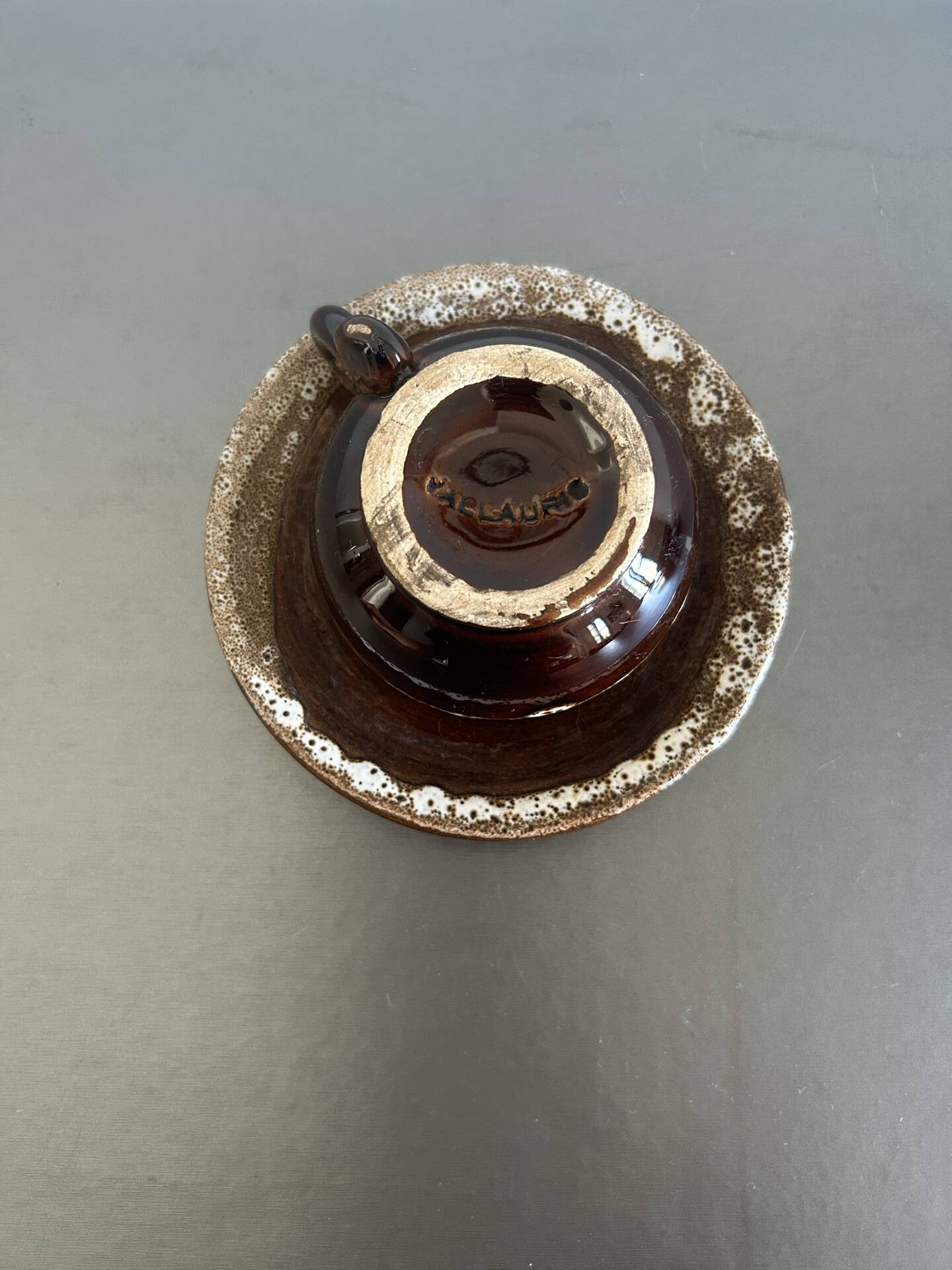 Tasses et soucoupes Vallauris