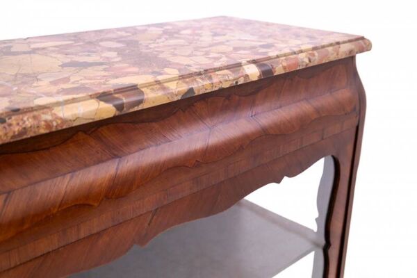 Petite vitrine ancienne française datant d'environ 1910. Après restauration.