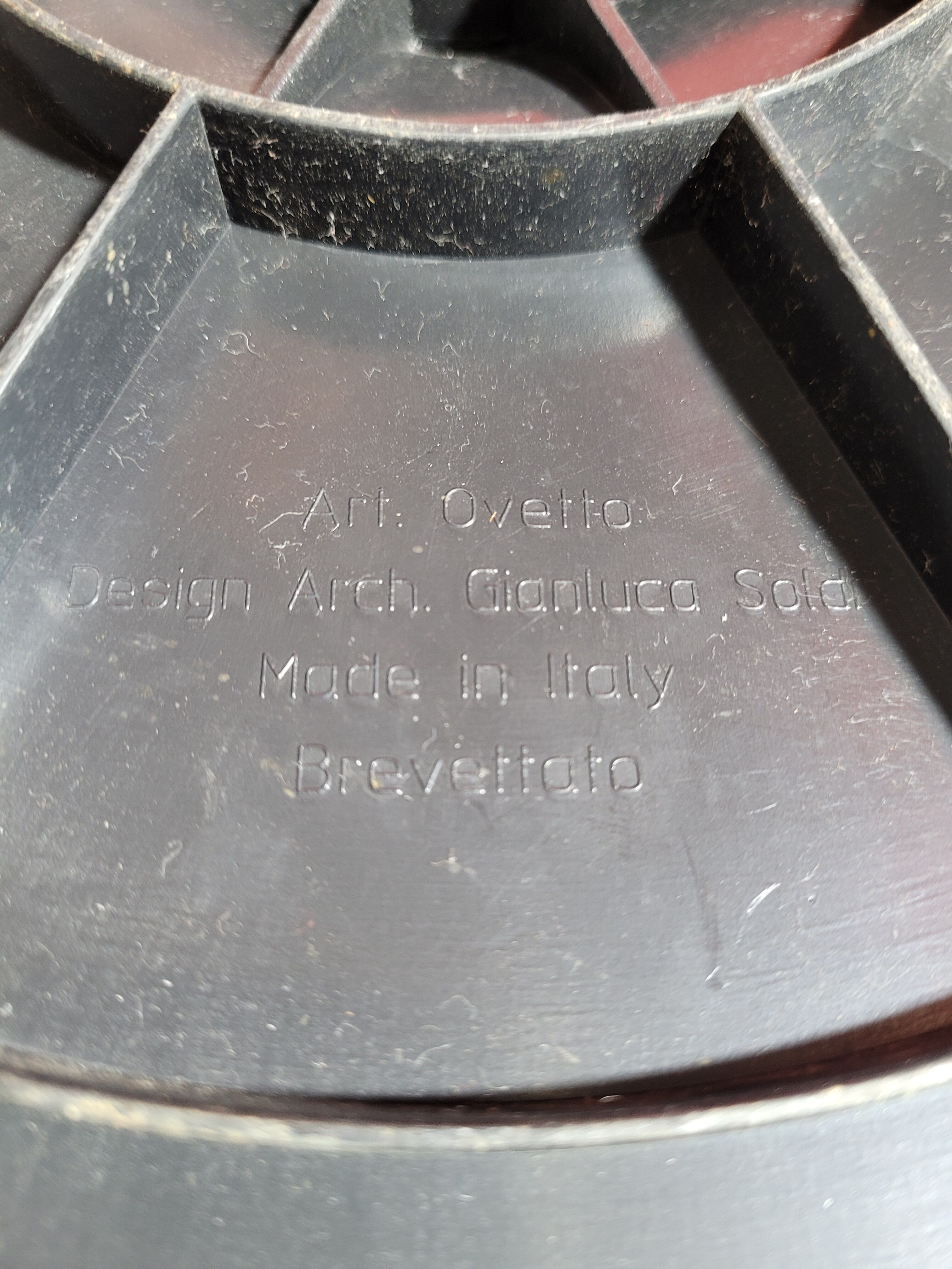 Trash bin "habit design" ovetto gianluca soldi