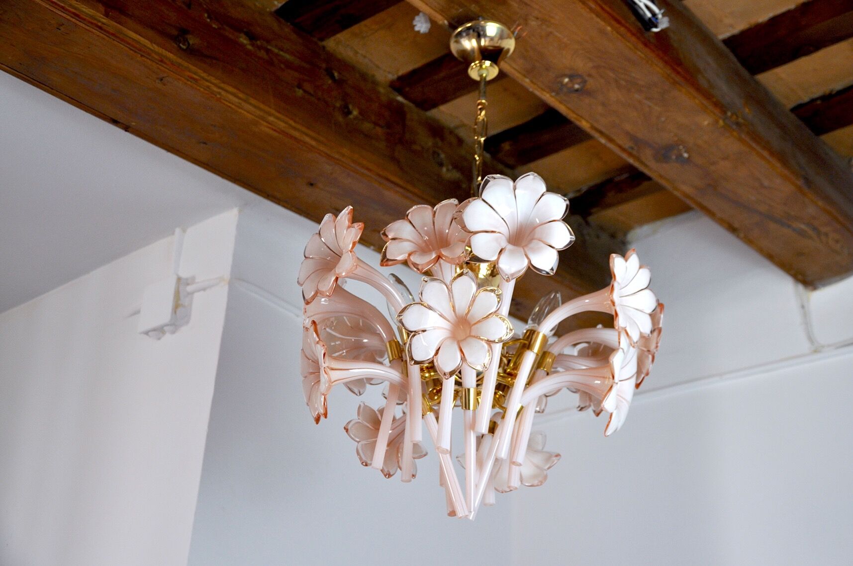 Pink fleur-de-lys chandelier, murano glass, Italy, 1970