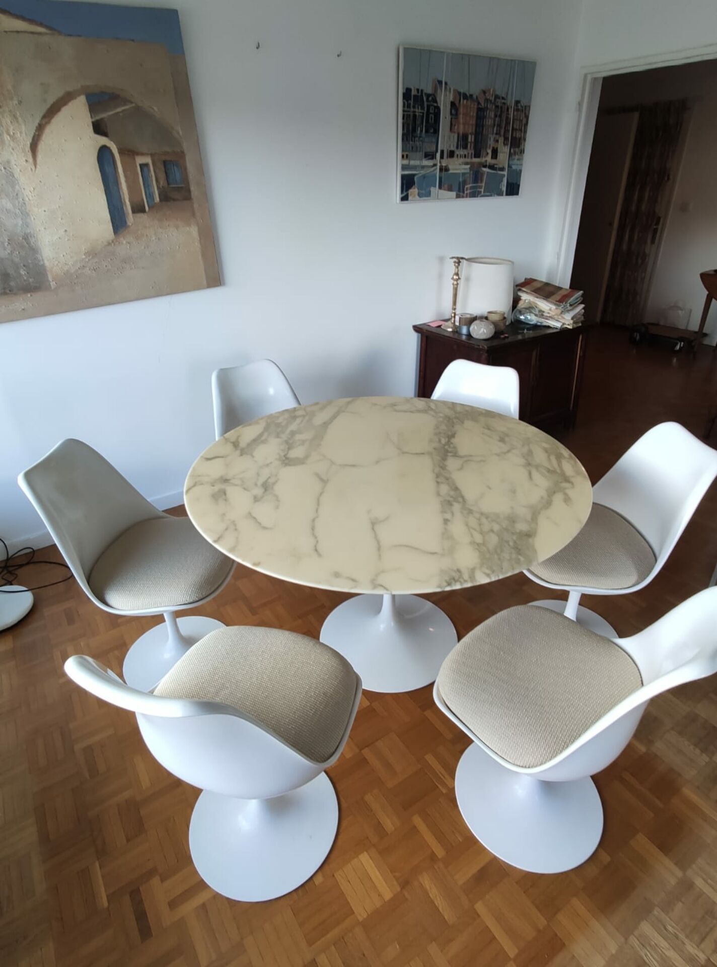Tulip table and chair set Knoll