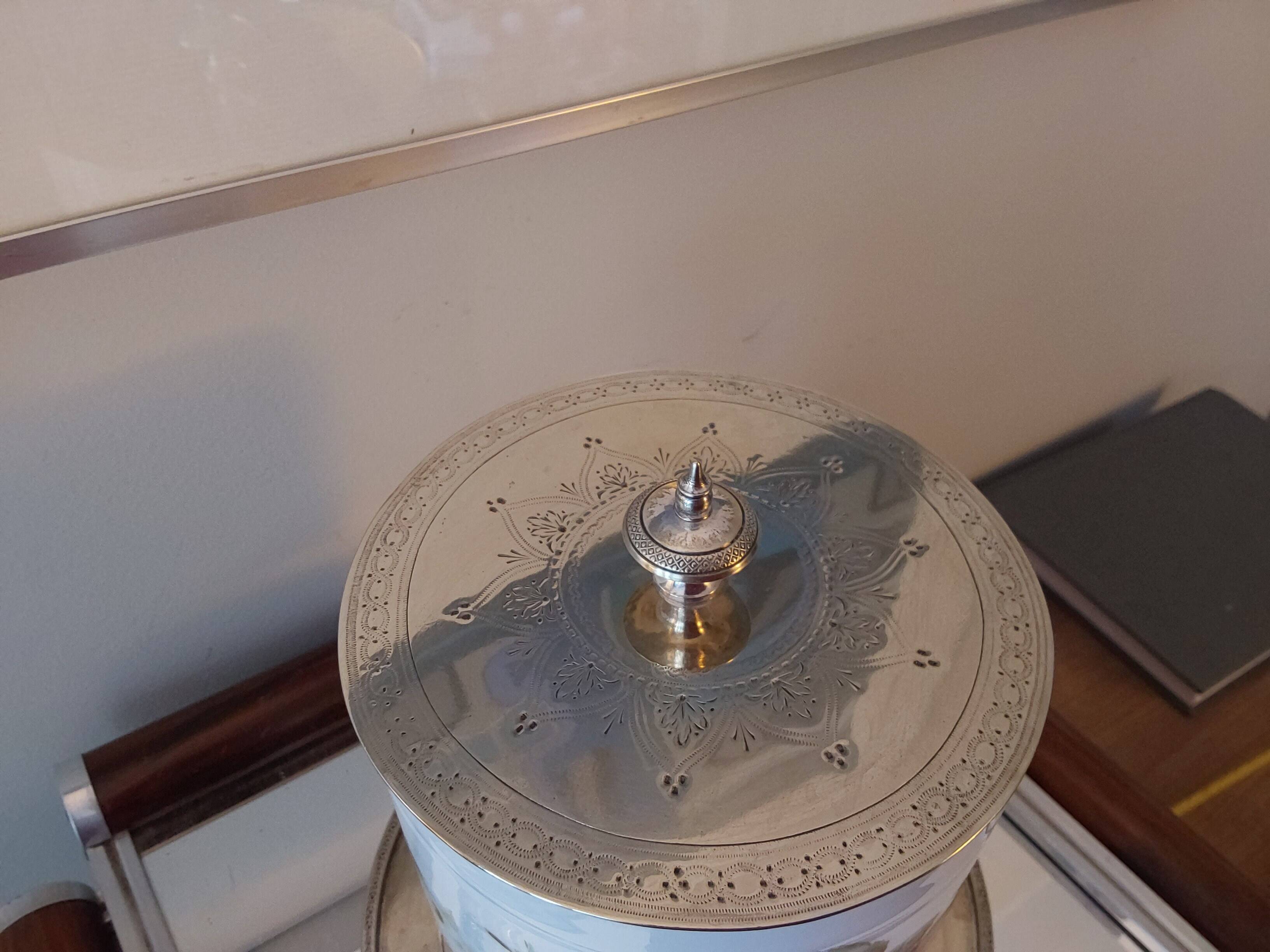 Bucket for biscuit tin