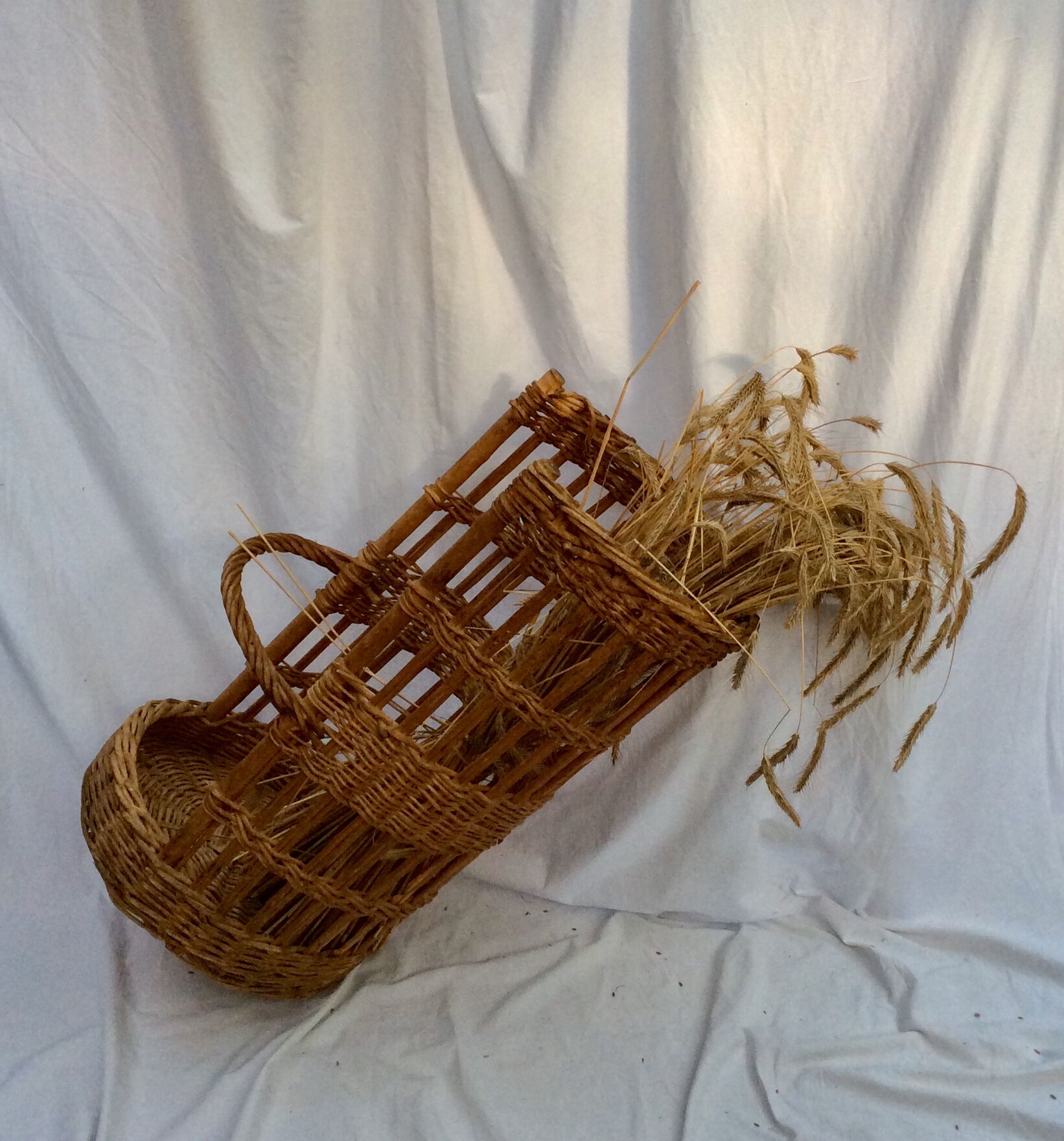 Old baker's basket with size portage handle: height -80cm- diameter -47cm-