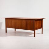 Model 207 rosewood desk by Arne Vodder
