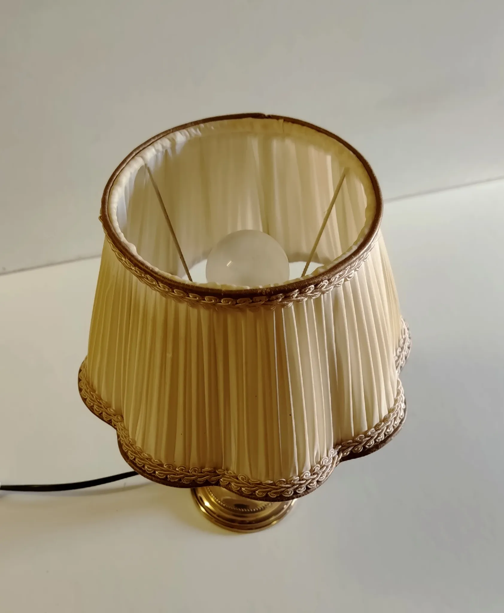 Table lamp in brass and Bakelite - mid 20th century